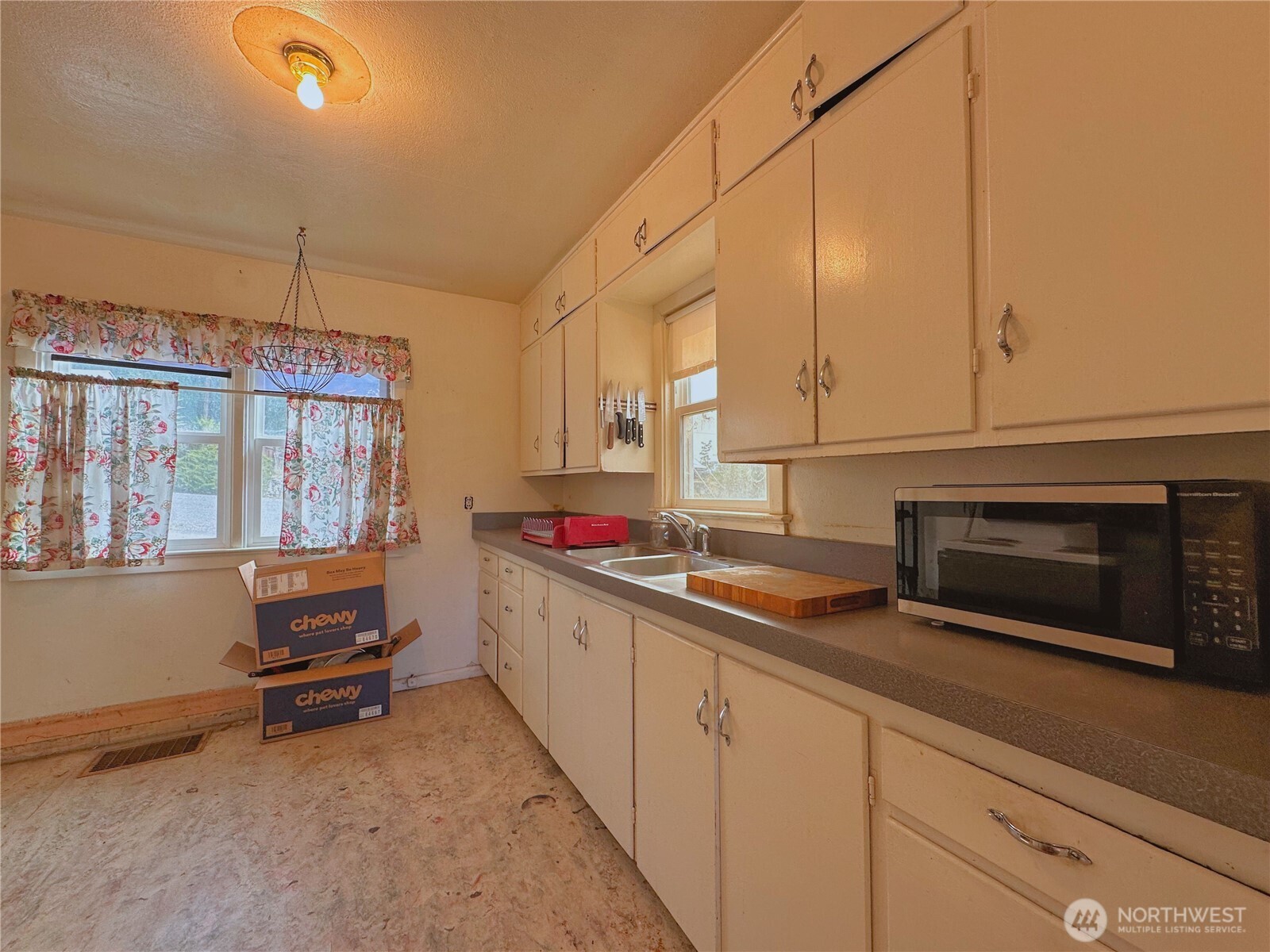 319 E Bartlett Avenue Property Photo 11