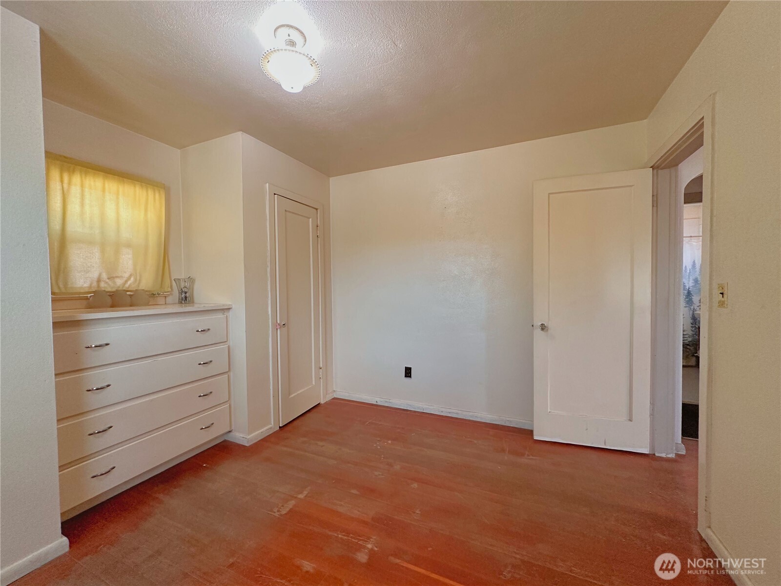 319 E Bartlett Avenue Property Photo 15