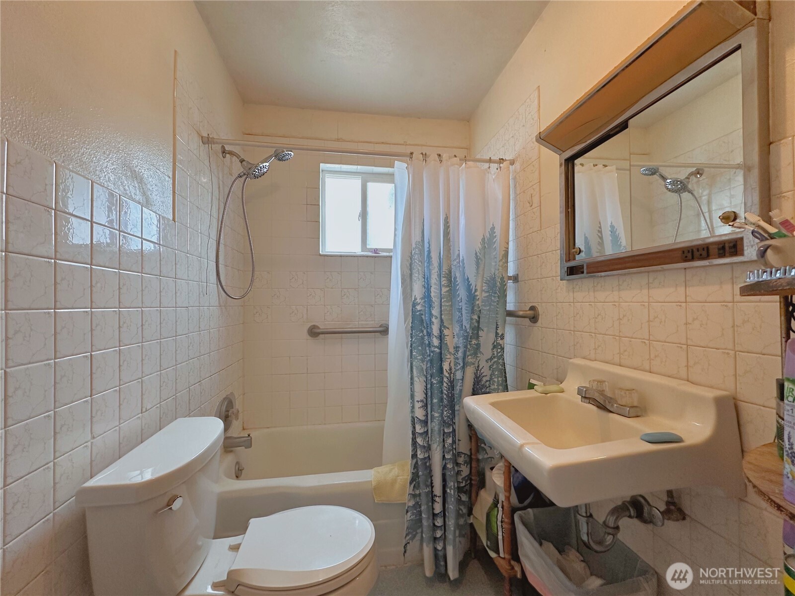 319 E Bartlett Avenue Property Photo 17