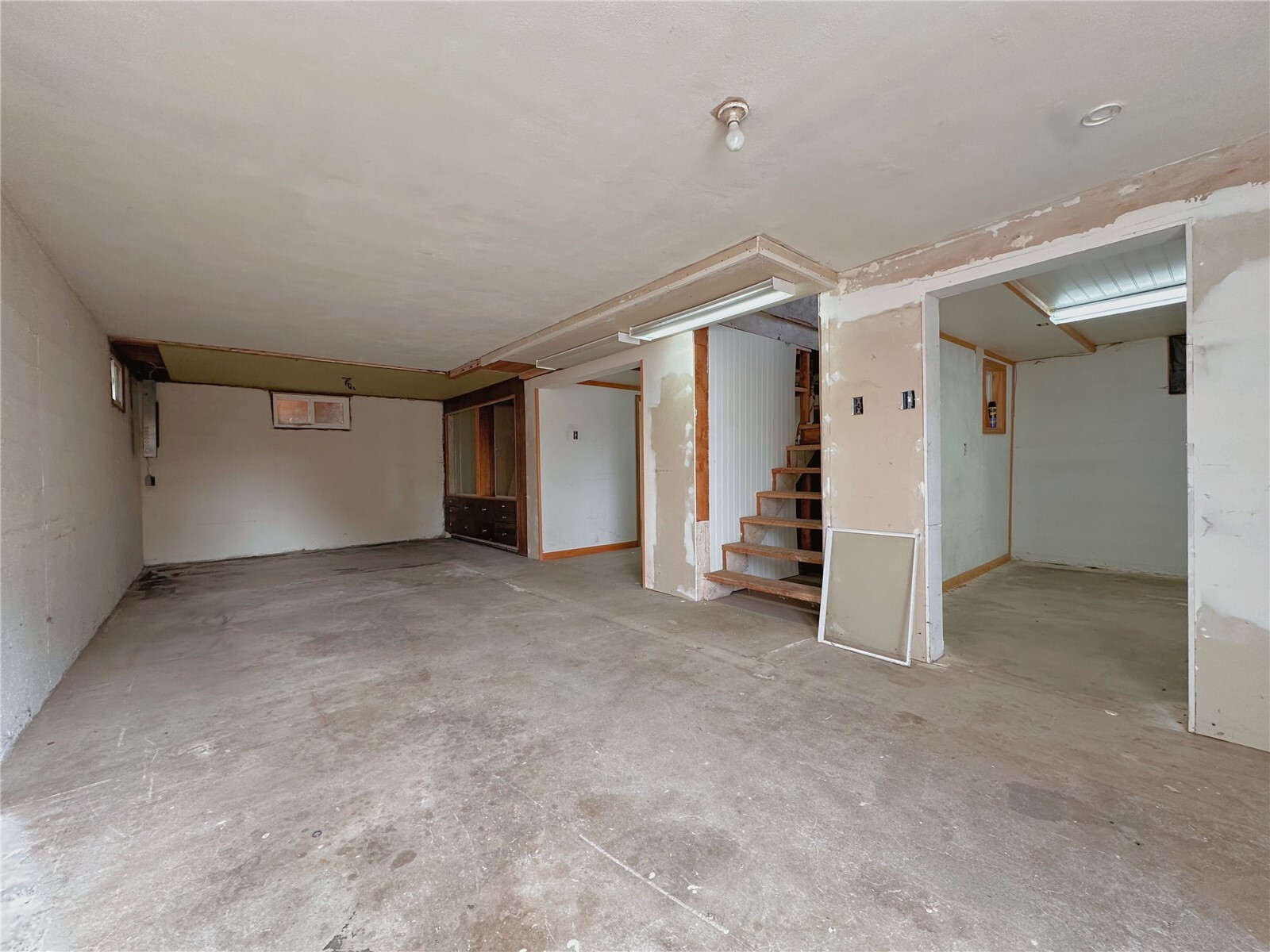 319 E Bartlett Avenue Property Photo 25