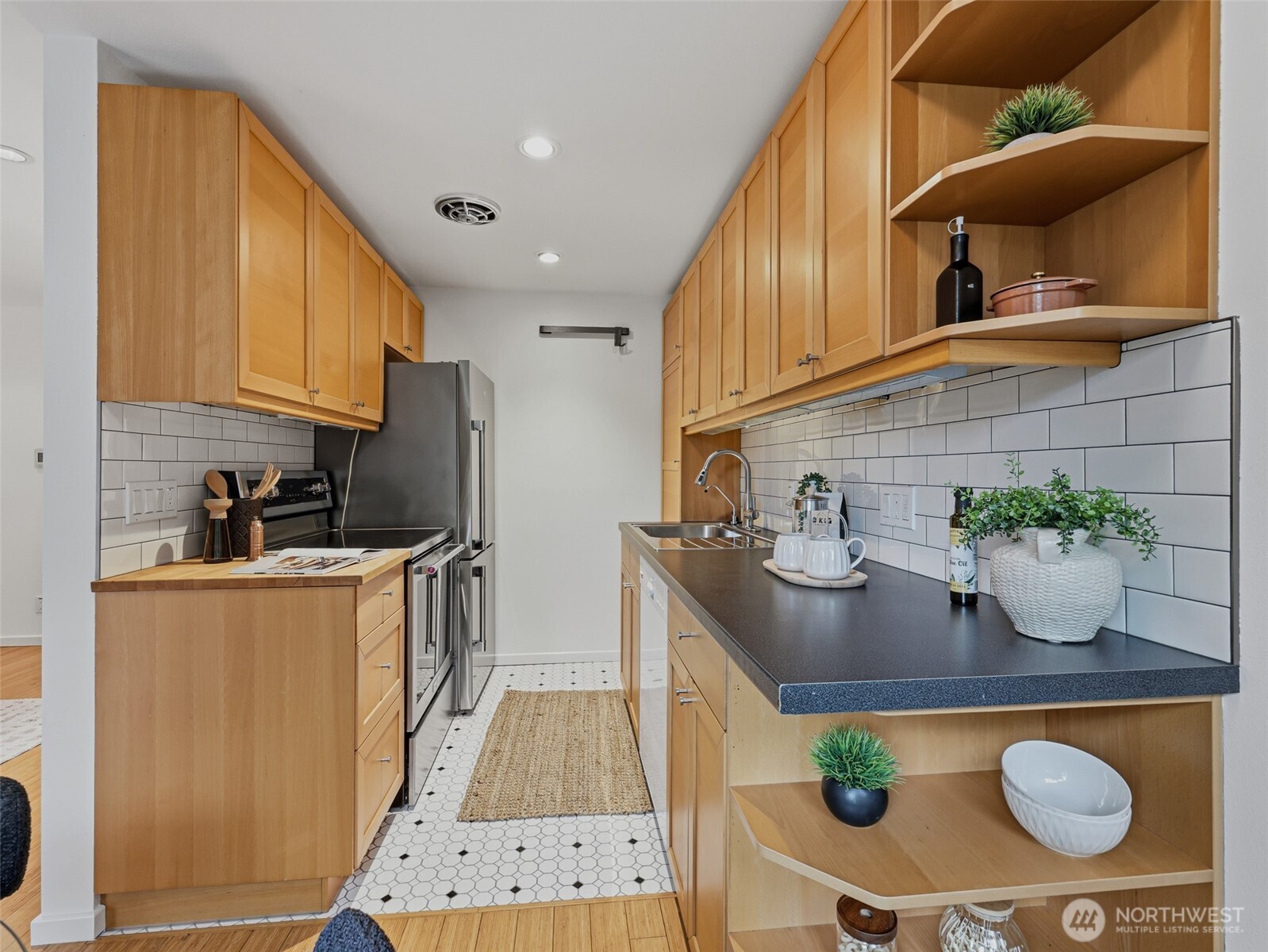 8701 35th Avenue Apt 4 Property Photo 16