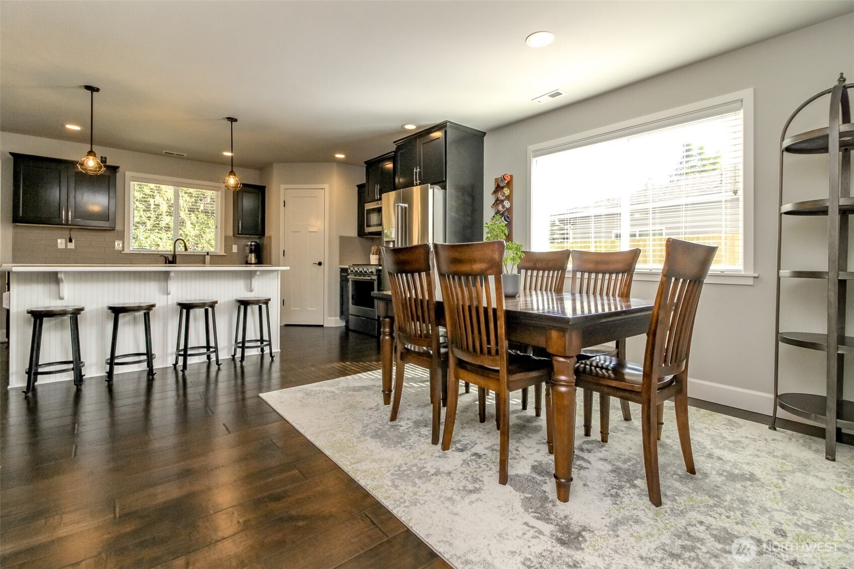 8872 Selbo Peak Place Property Photo 6