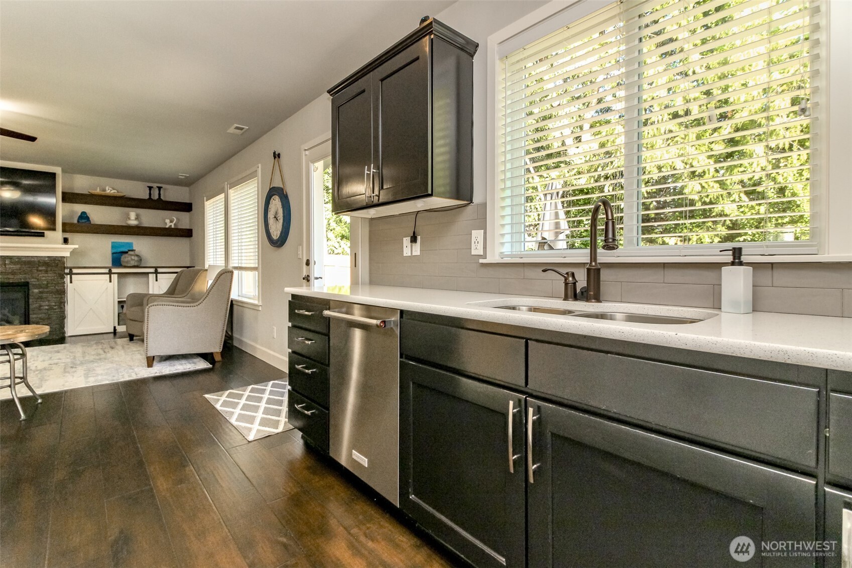 8872 Selbo Peak Place Property Photo 13