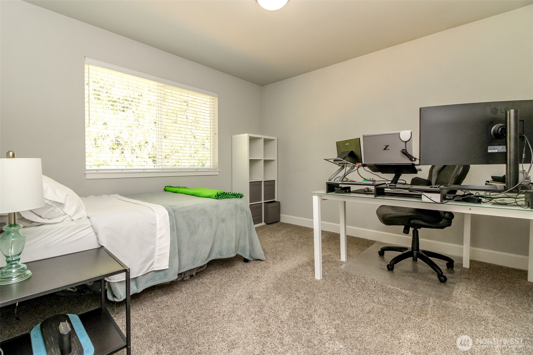 8872 Selbo Peak Place Property Photo 30