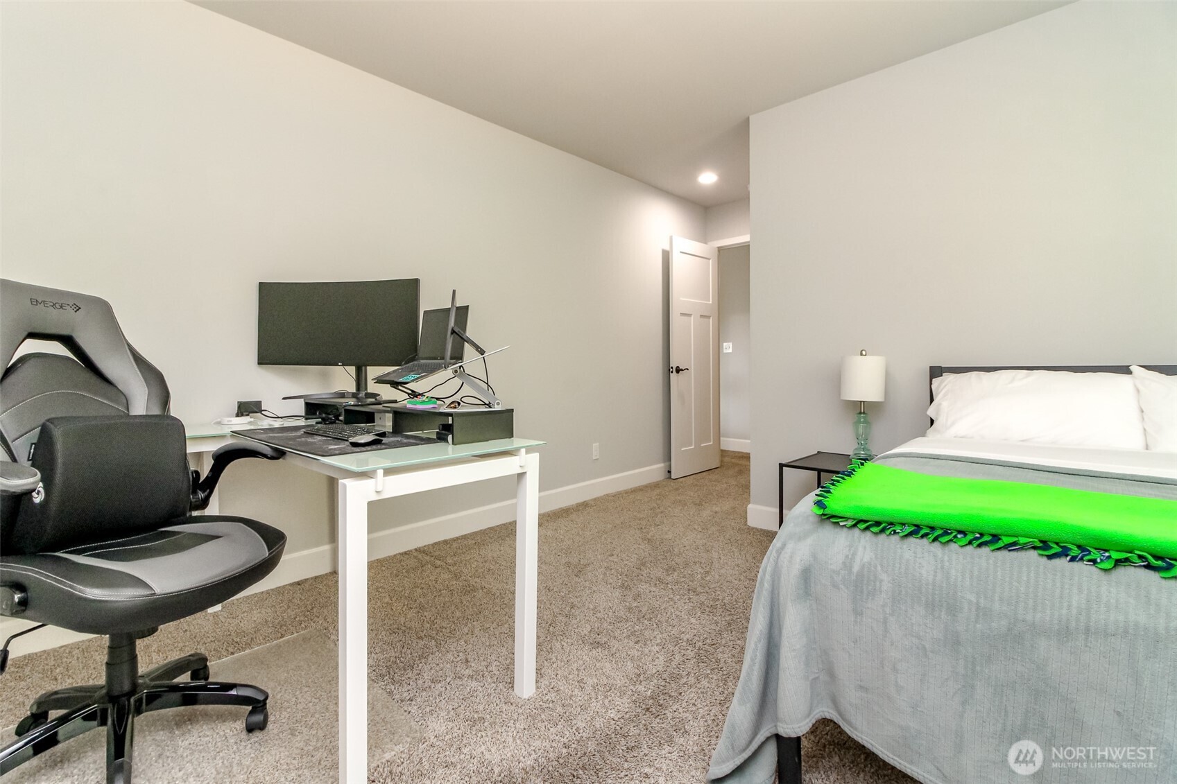8872 Selbo Peak Place Property Photo 31
