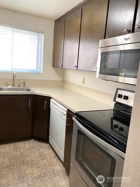 11249 Greenwood Avenue Property Photo 5