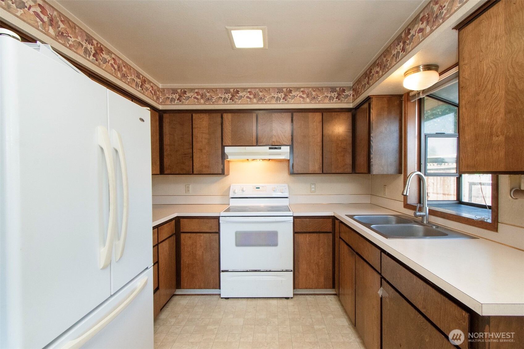 1008 E 9th Street Property Photo 10