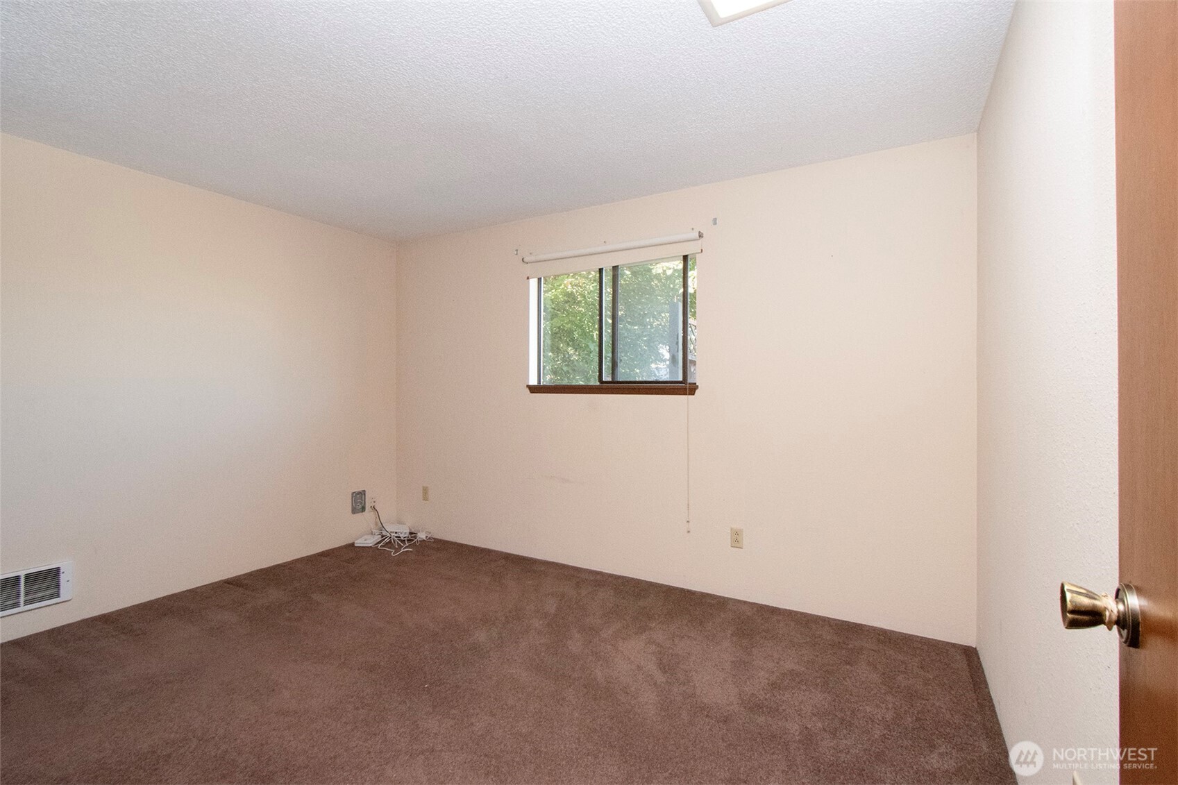 1008 E 9th Street Property Photo 13