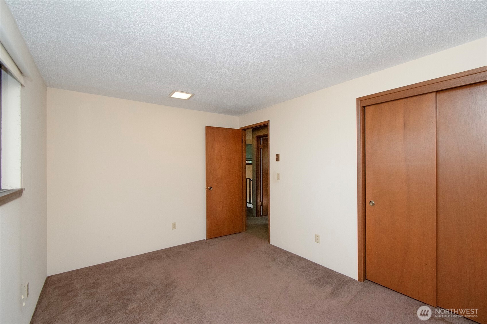 1008 E 9th Street Property Photo 15