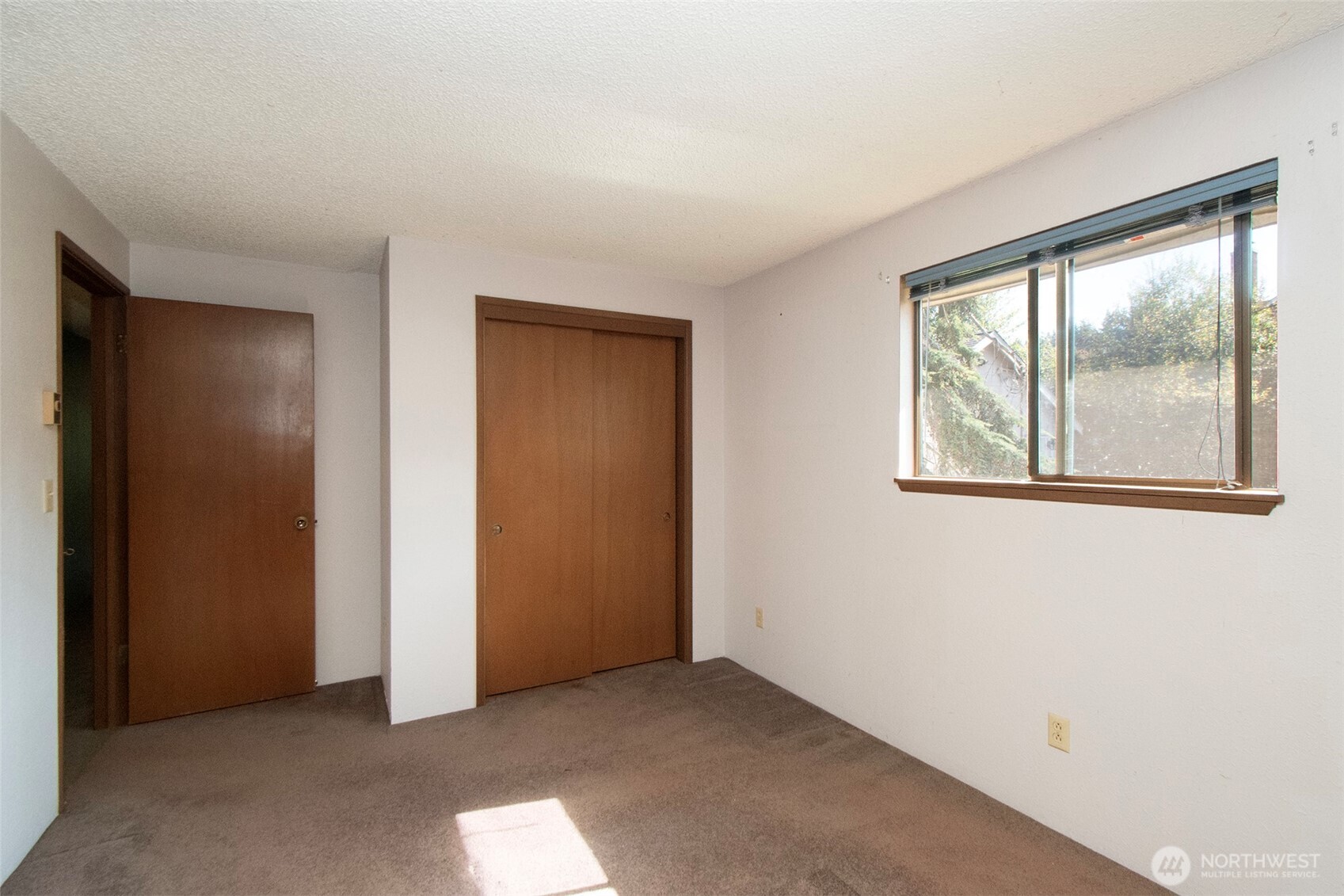 1008 E 9th Street Property Photo 16