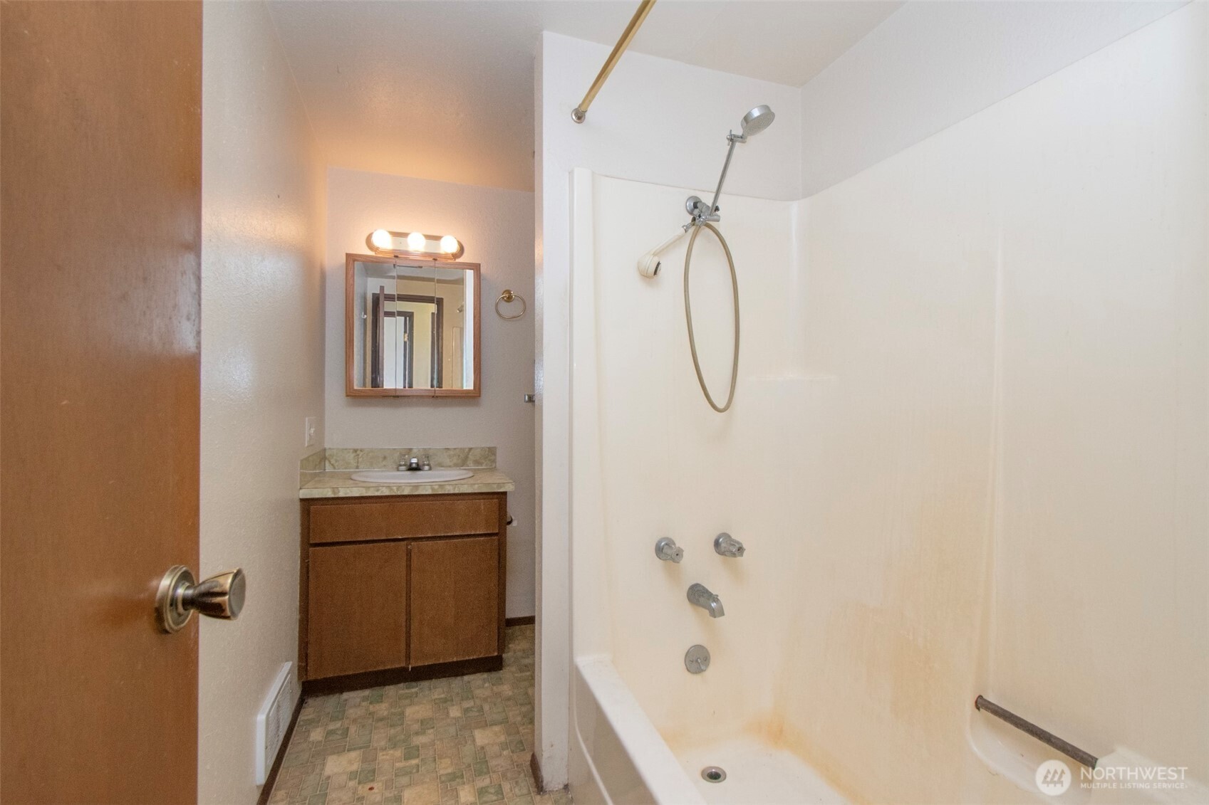 1008 E 9th Street Property Photo 29