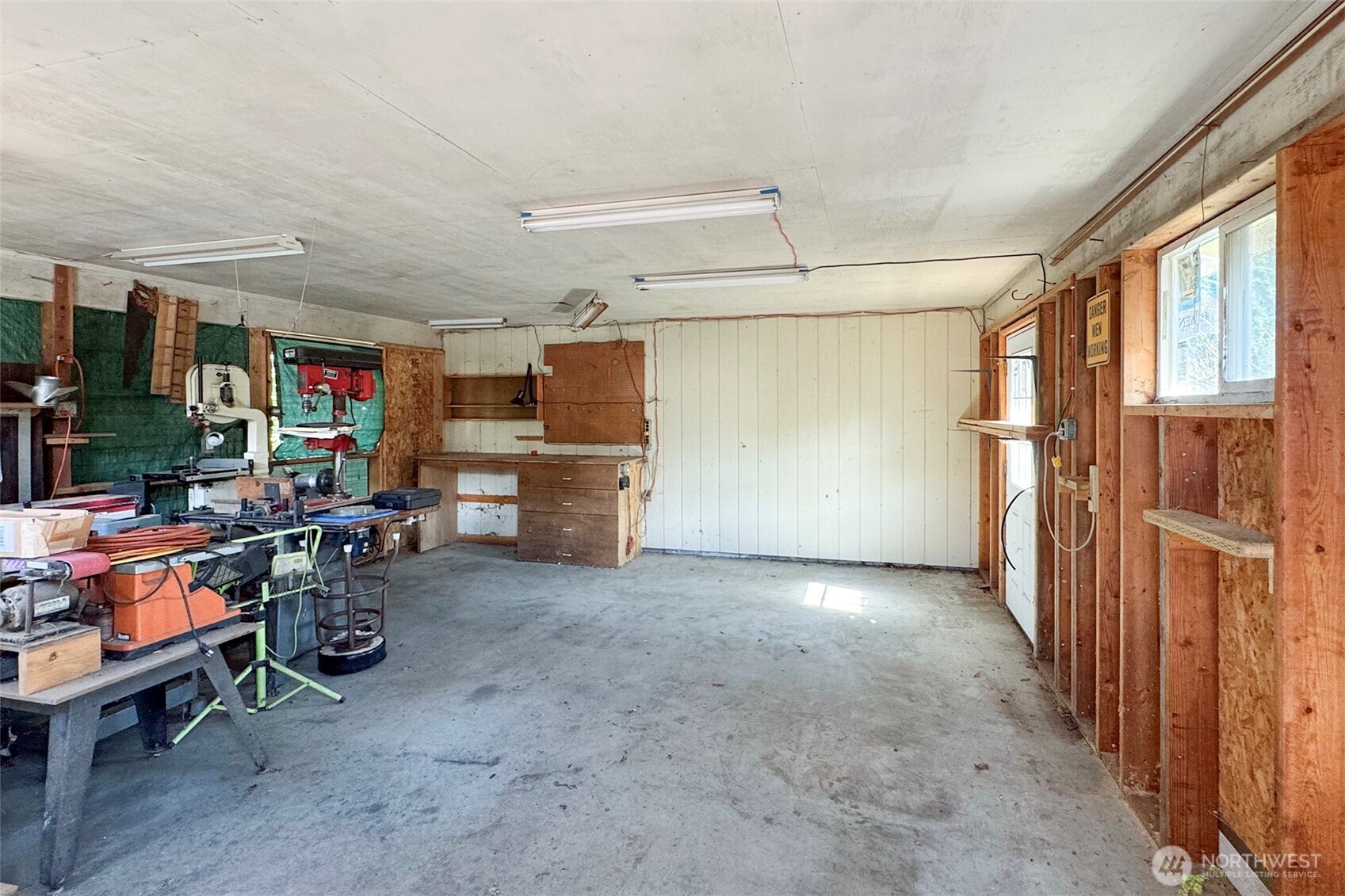 1008 E 9th Street Property Photo 36