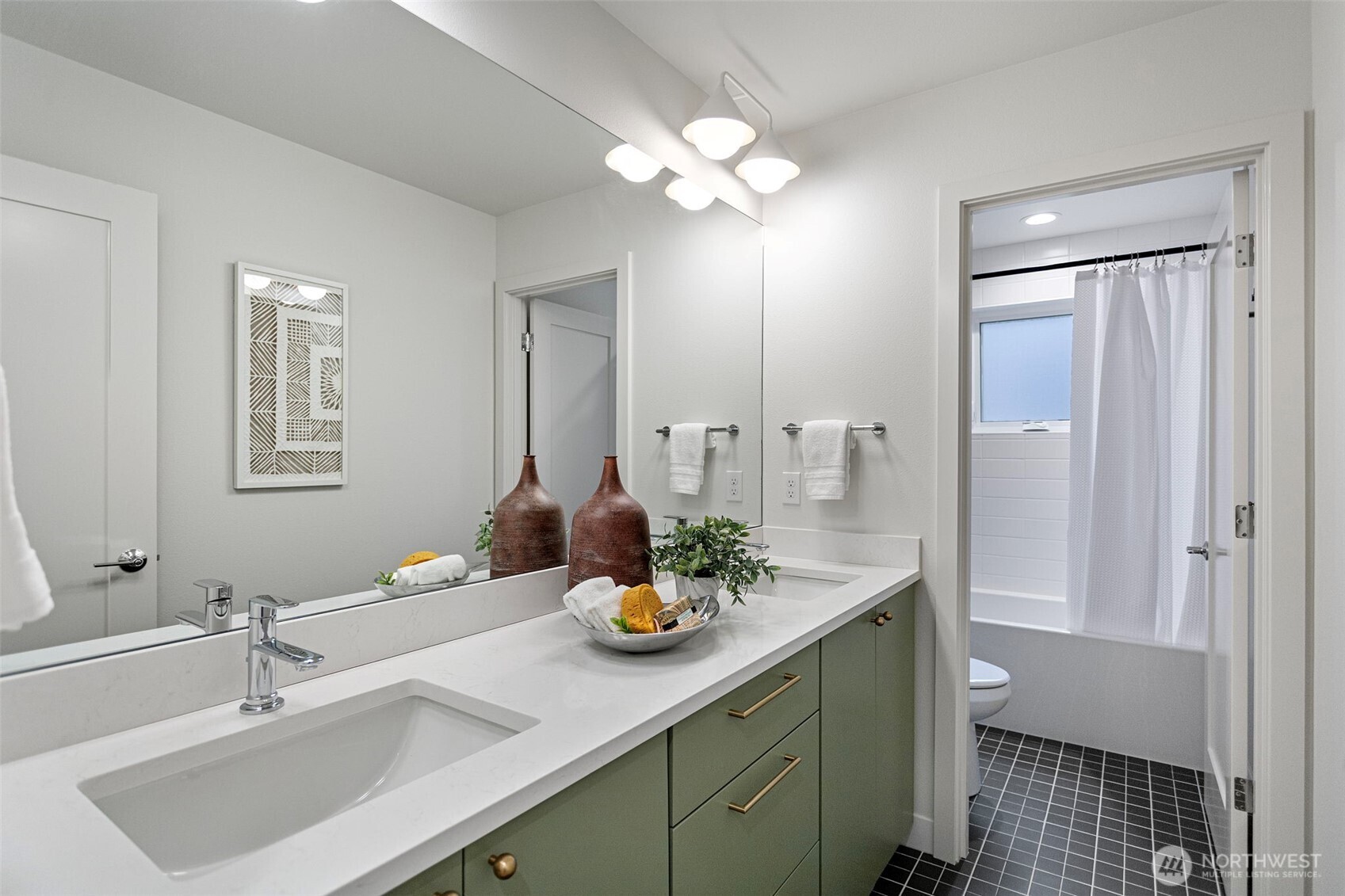 8039 Wallingford Avenue Property Photo 20