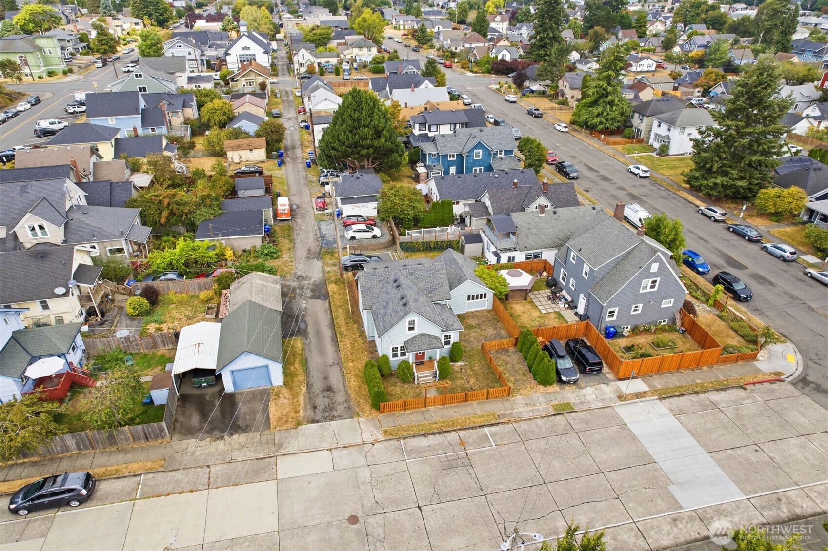 1711 24th Street Property Photo 2