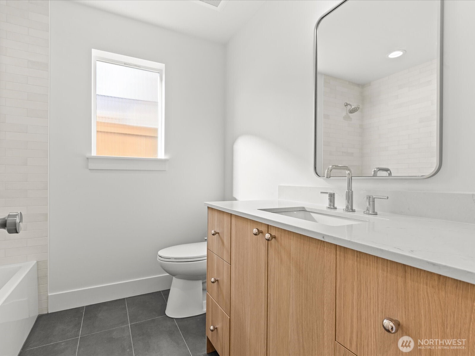 4328 Woodlawn Avenue A Property Photo 7