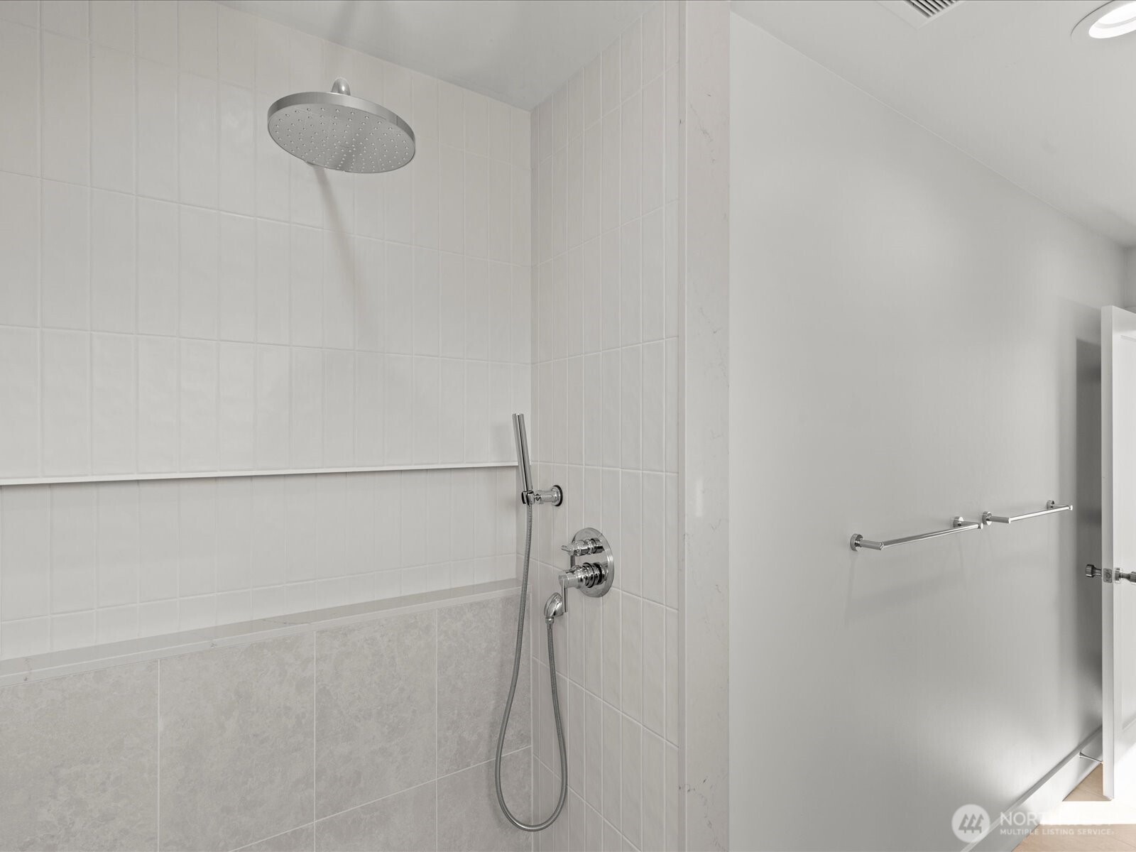 4328 Woodlawn Avenue A Property Photo 18