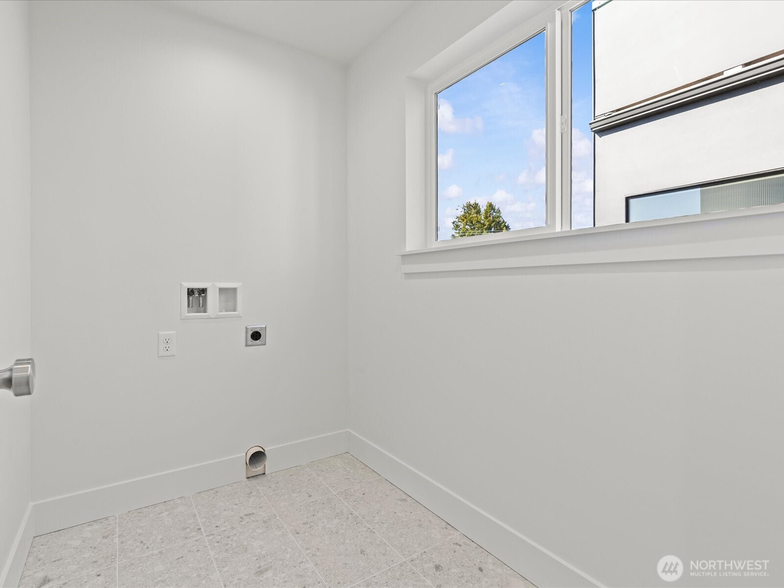 4328 Woodlawn Avenue A Property Photo 19