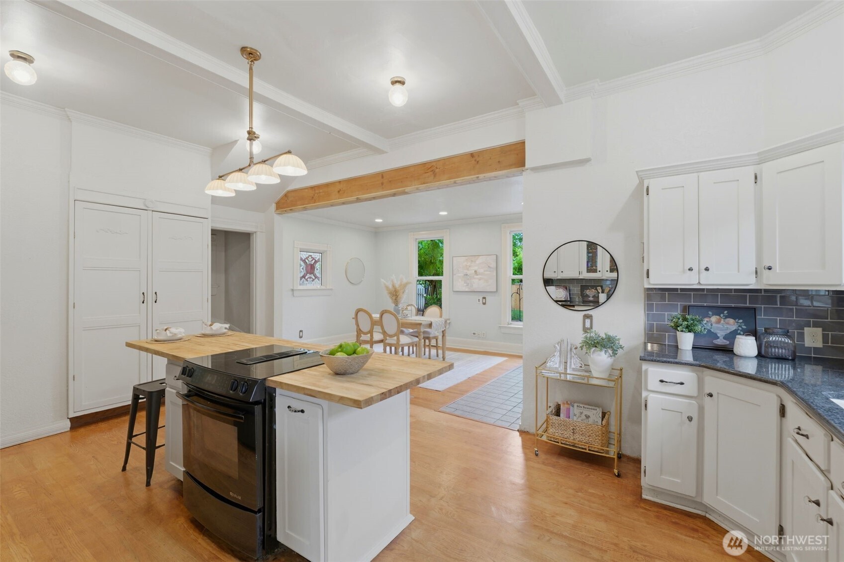 502 N E Street Property Photo 16