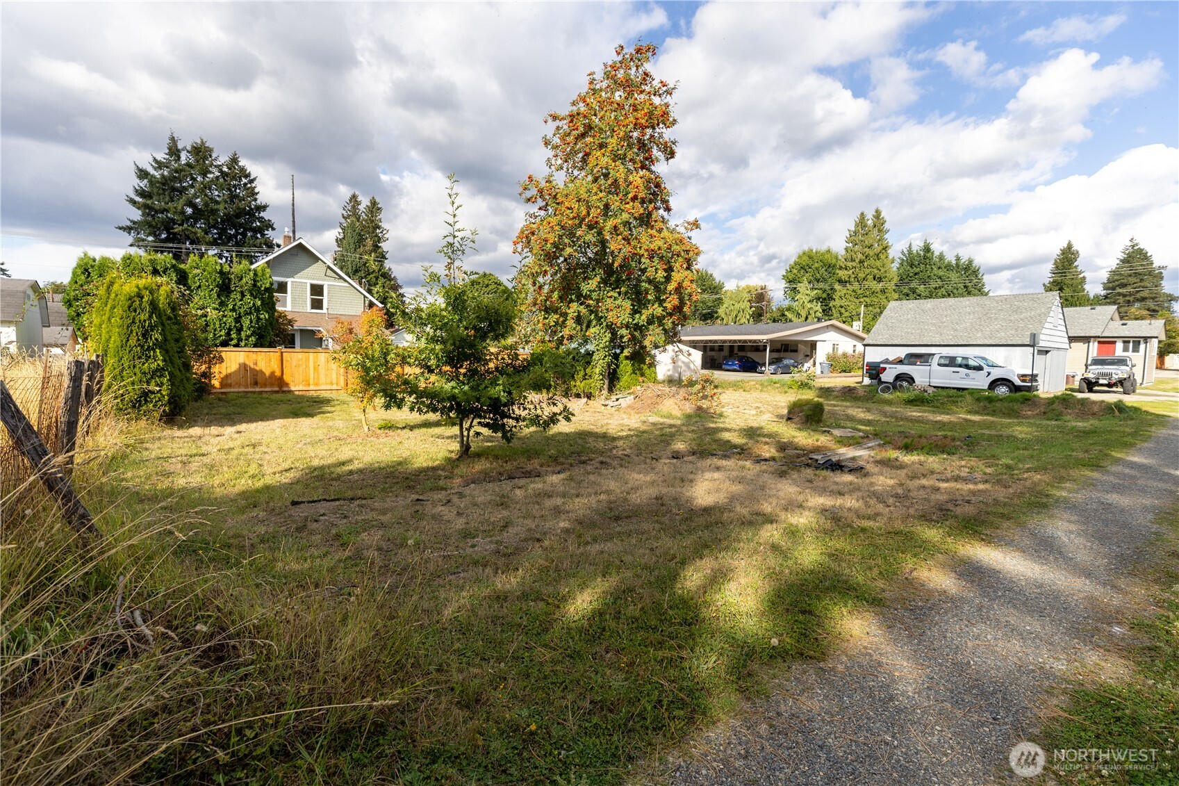 1120 Thompson Street Property Photo 13