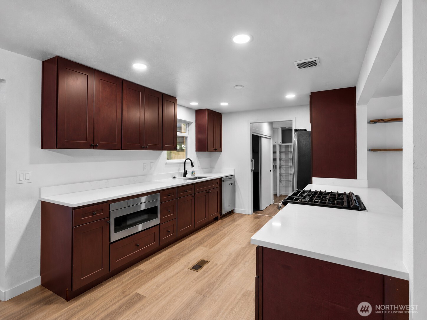 13920 30th Avenue Property Photo 5