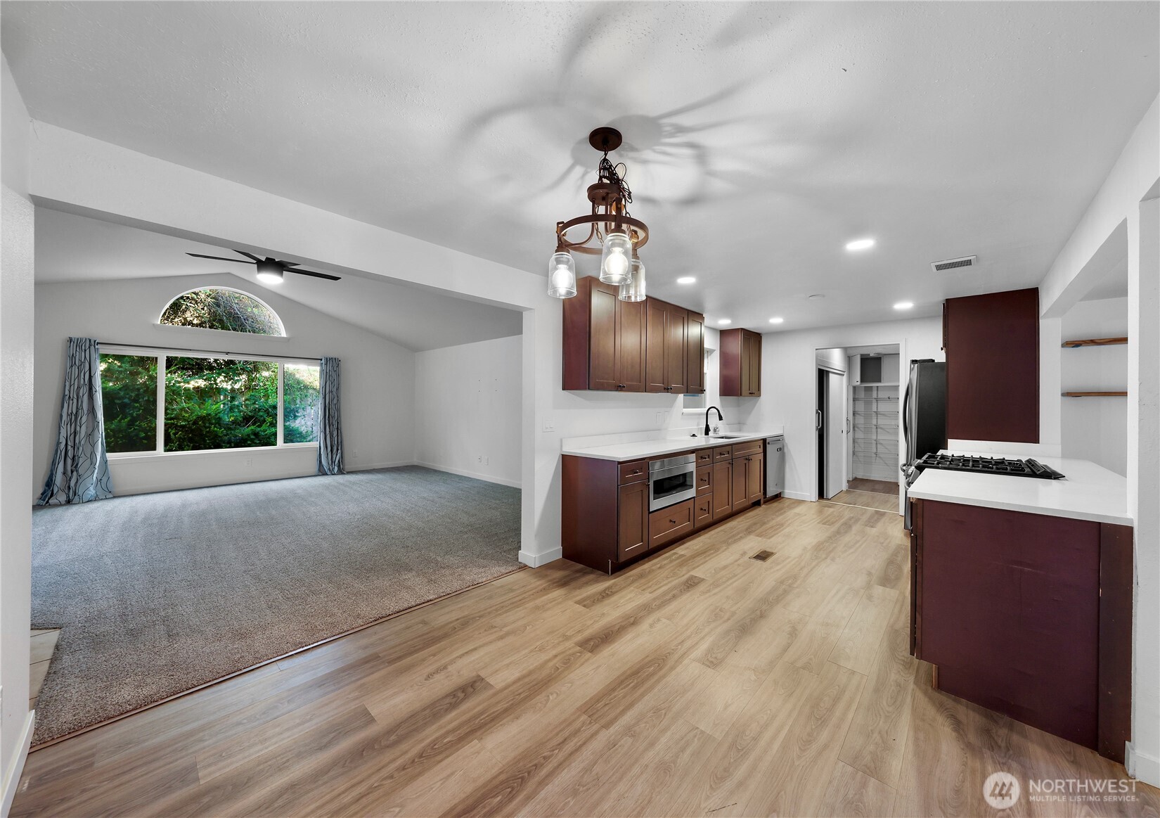13920 30th Avenue Property Photo 6