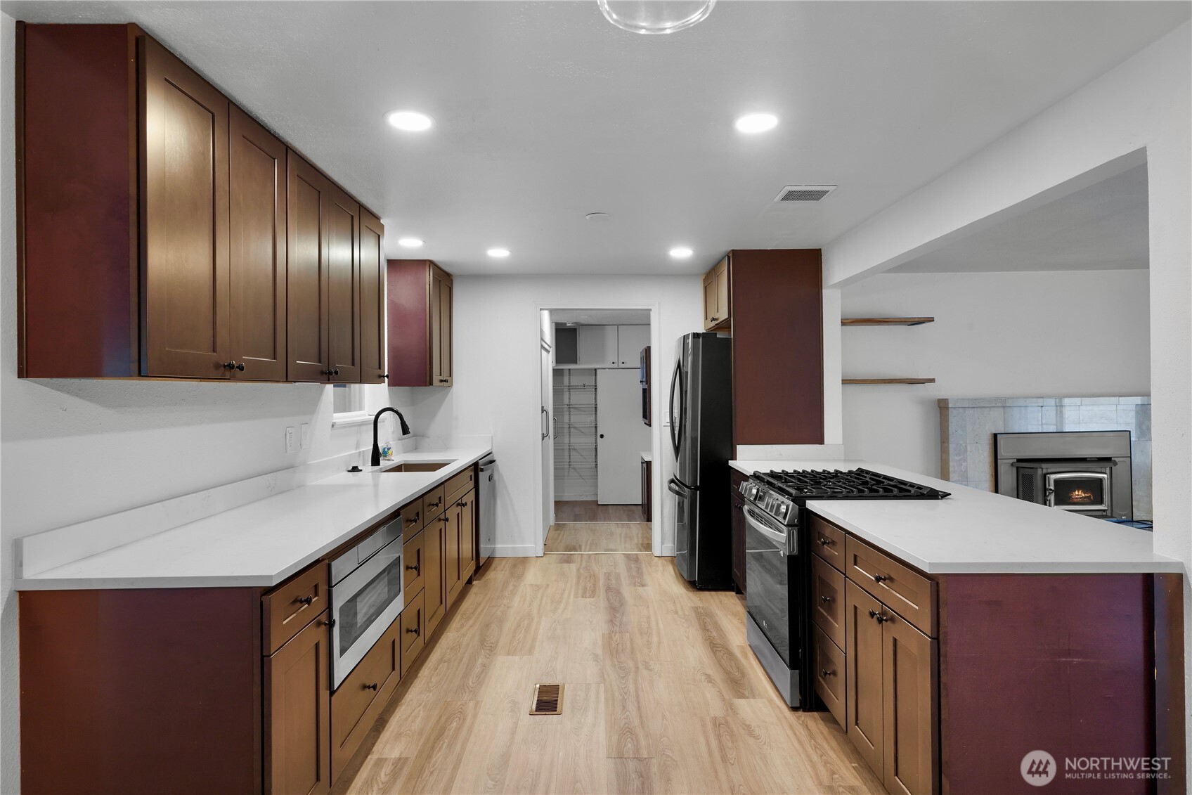 13920 30th Avenue Property Photo 7