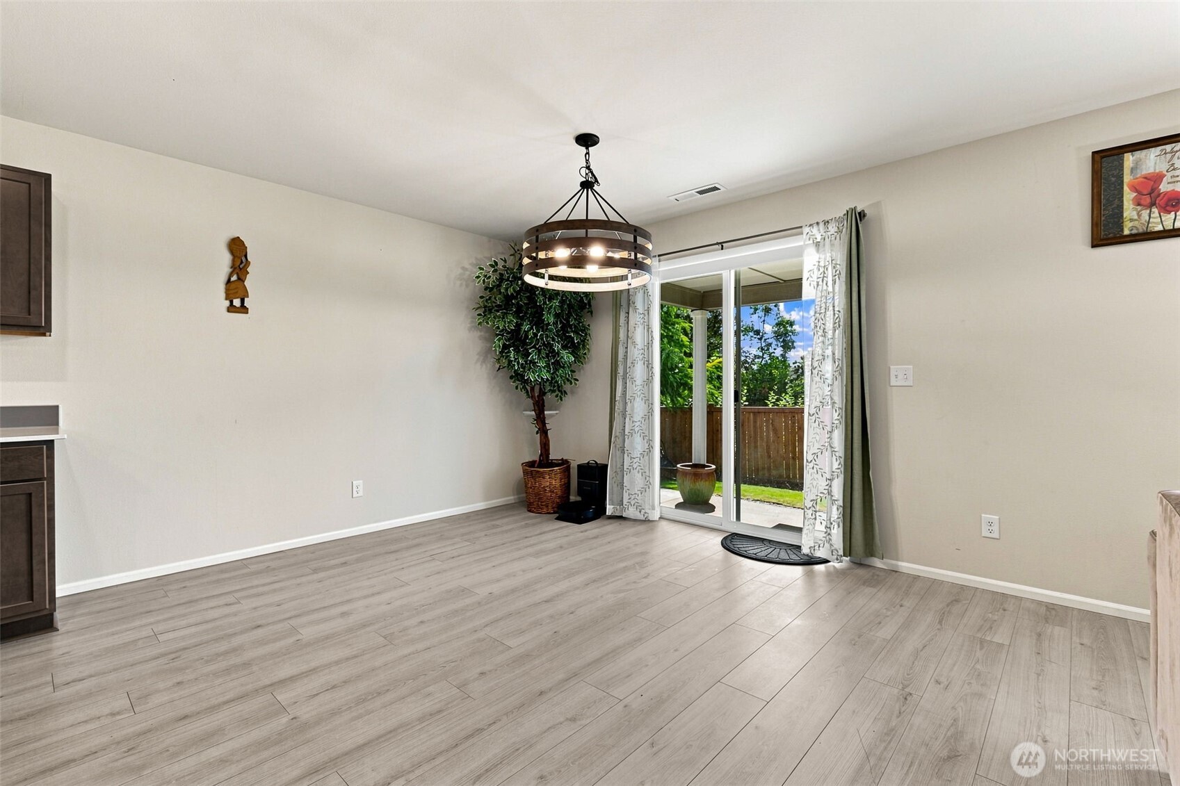 2145 Seven Oaks Street Property Photo 7