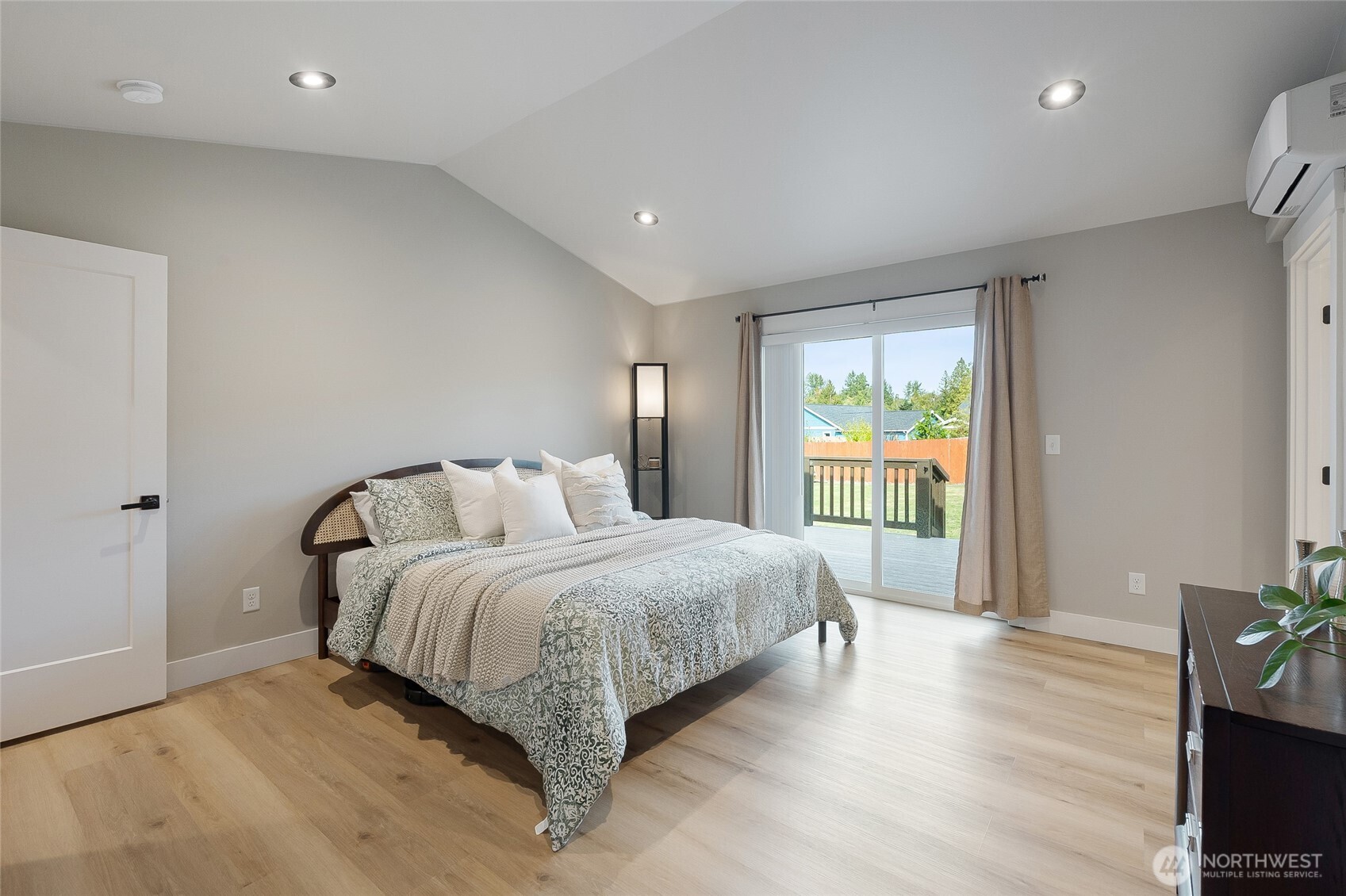 5958 Monument Drive Property Photo 10