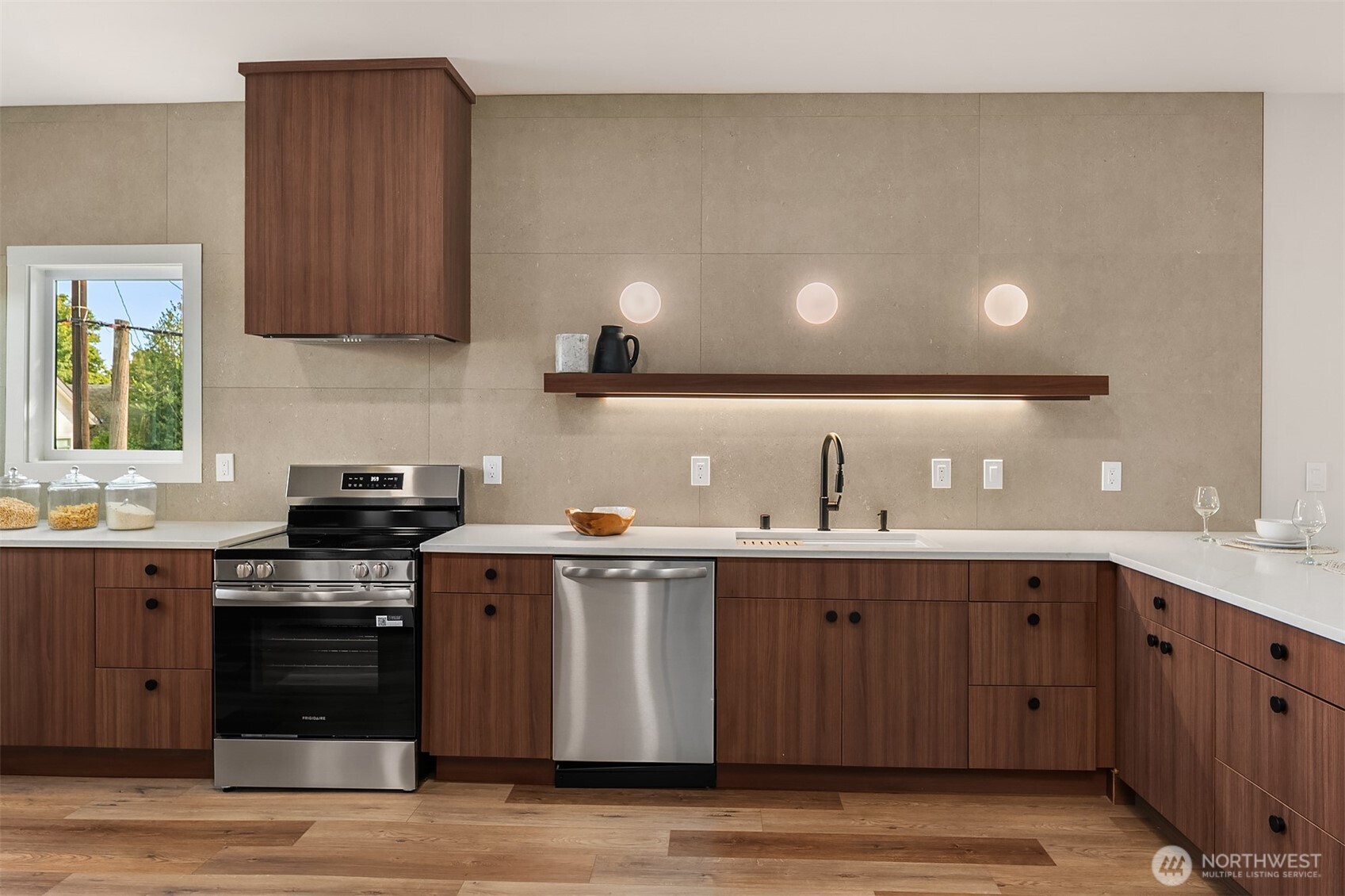 150 24th Avenue Property Photo 9