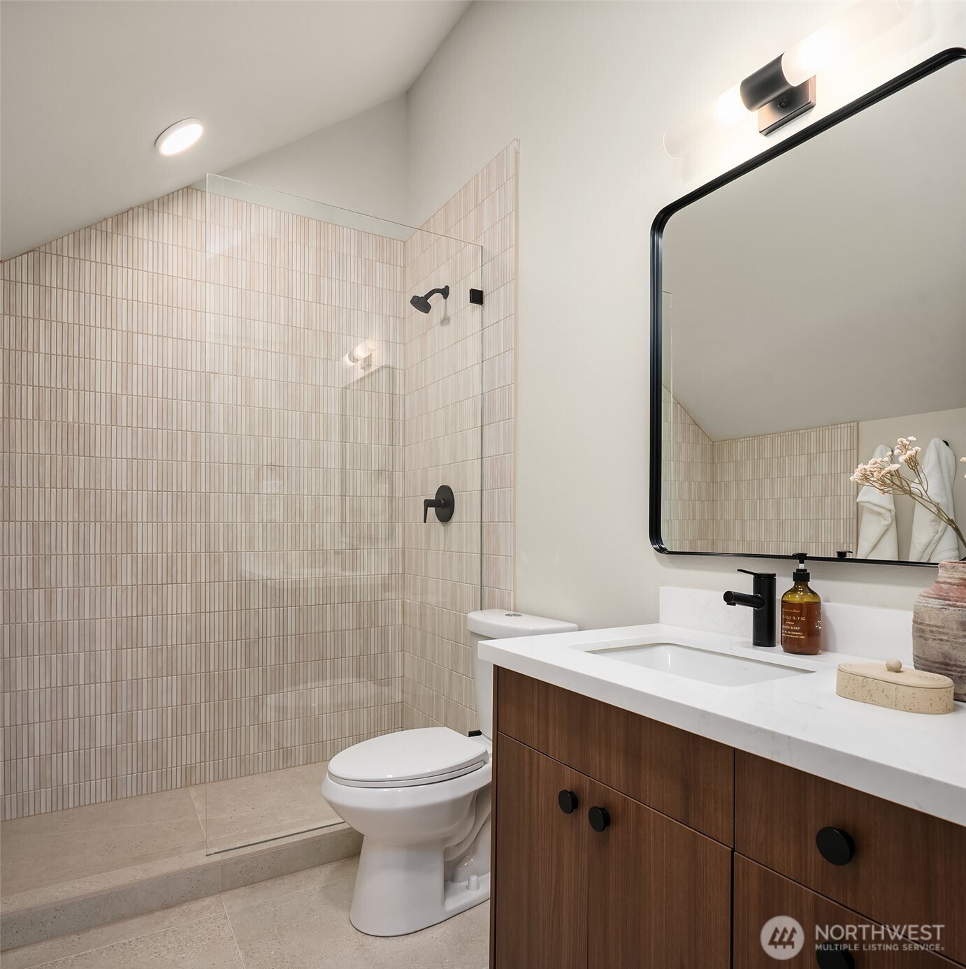 150 24th Avenue Property Photo 22