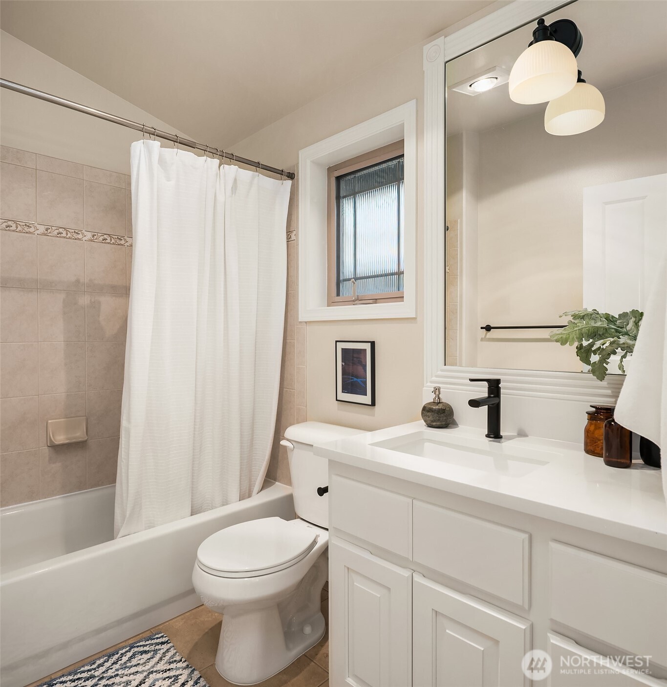 3829 Ashworth Avenue B Property Photo 21