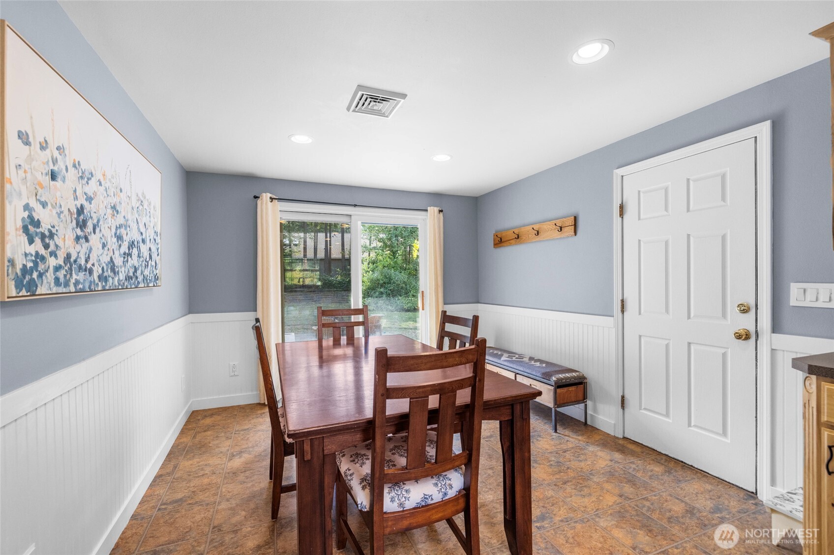 1866 Wellington Drive Property Photo 12