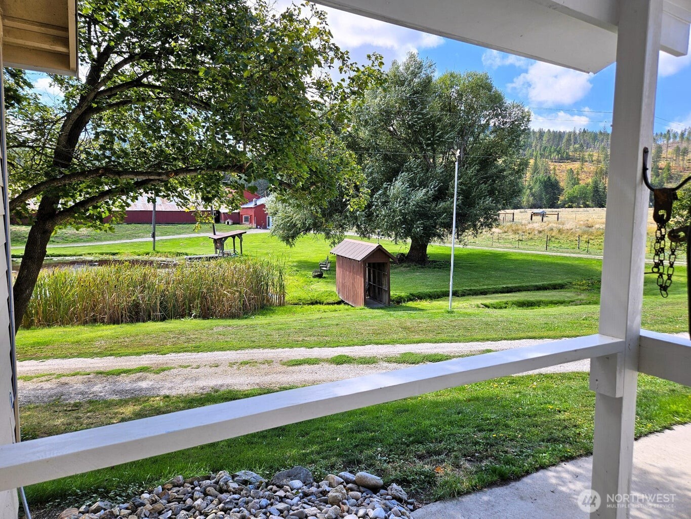 1723 W Blue Creek Road Property Photo 4
