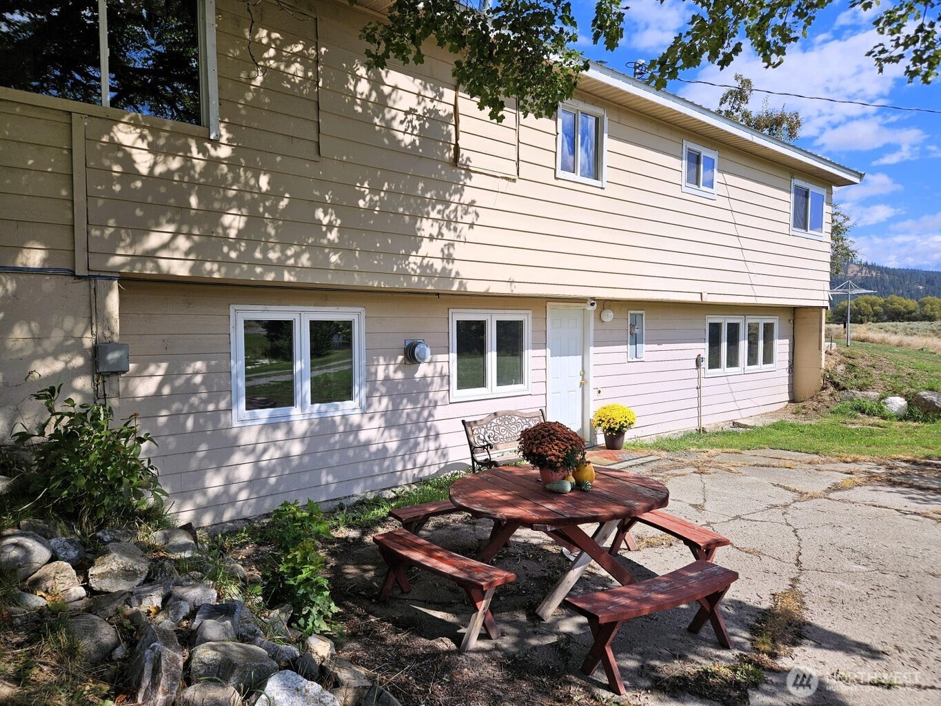 1723 W Blue Creek Road Property Photo 6