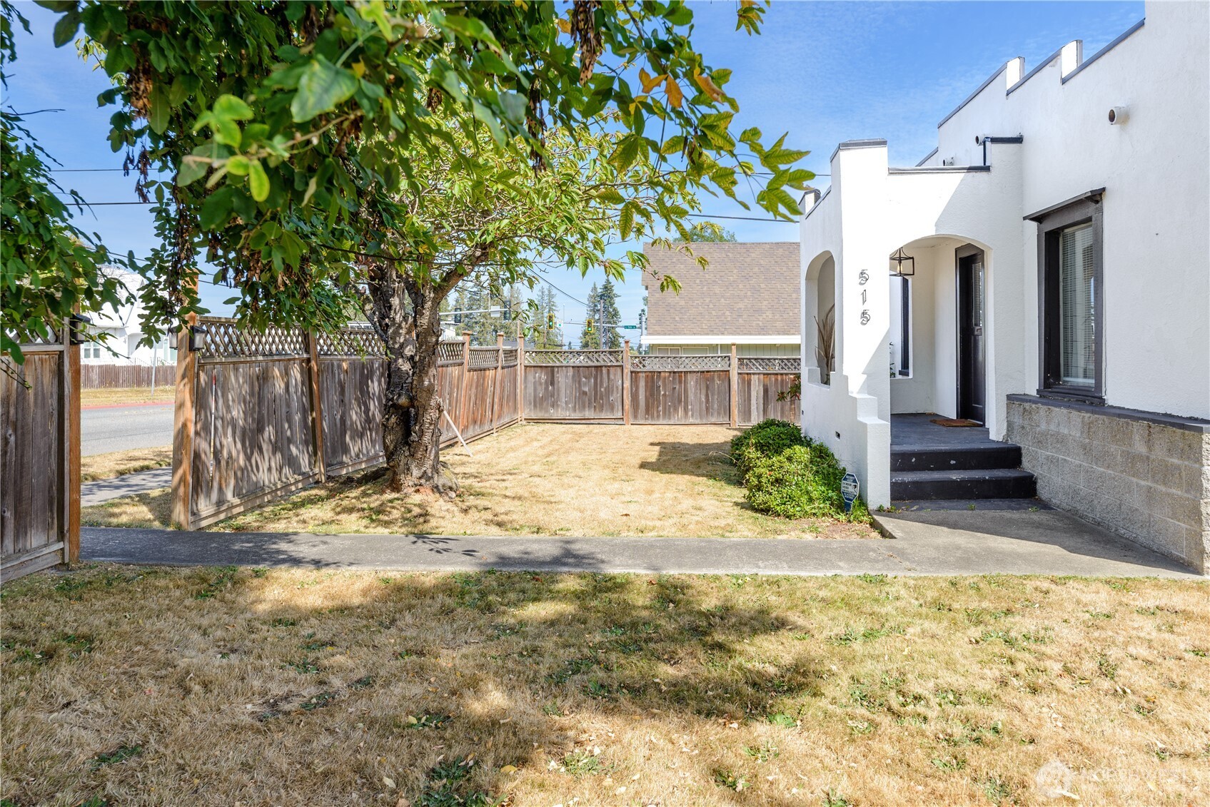 515 S Race Street Property Photo 4