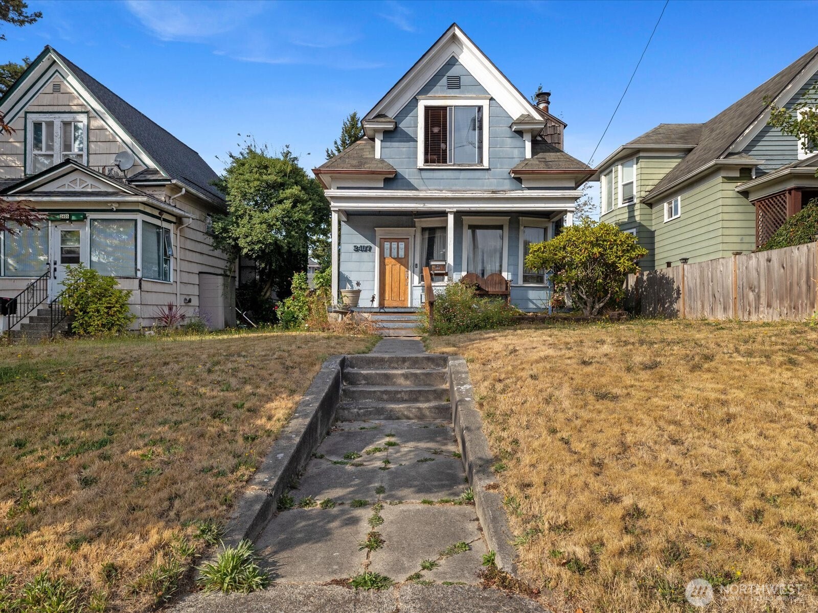 2407 Everett Avenue Property Photo 1