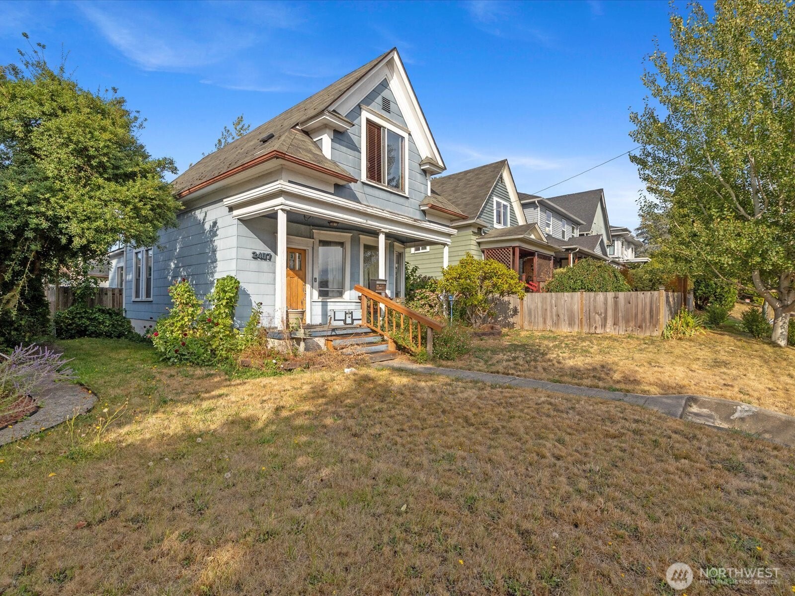 2407 Everett Avenue Property Photo 3