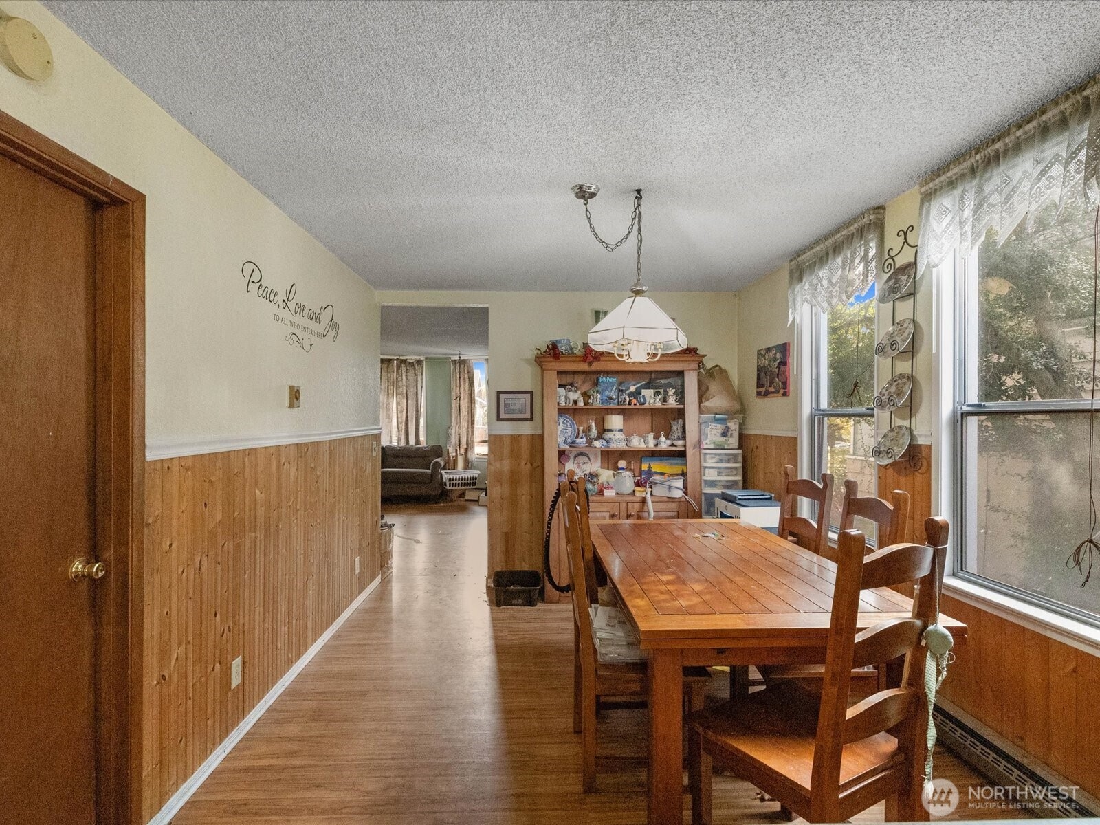 2407 Everett Avenue Property Photo 11
