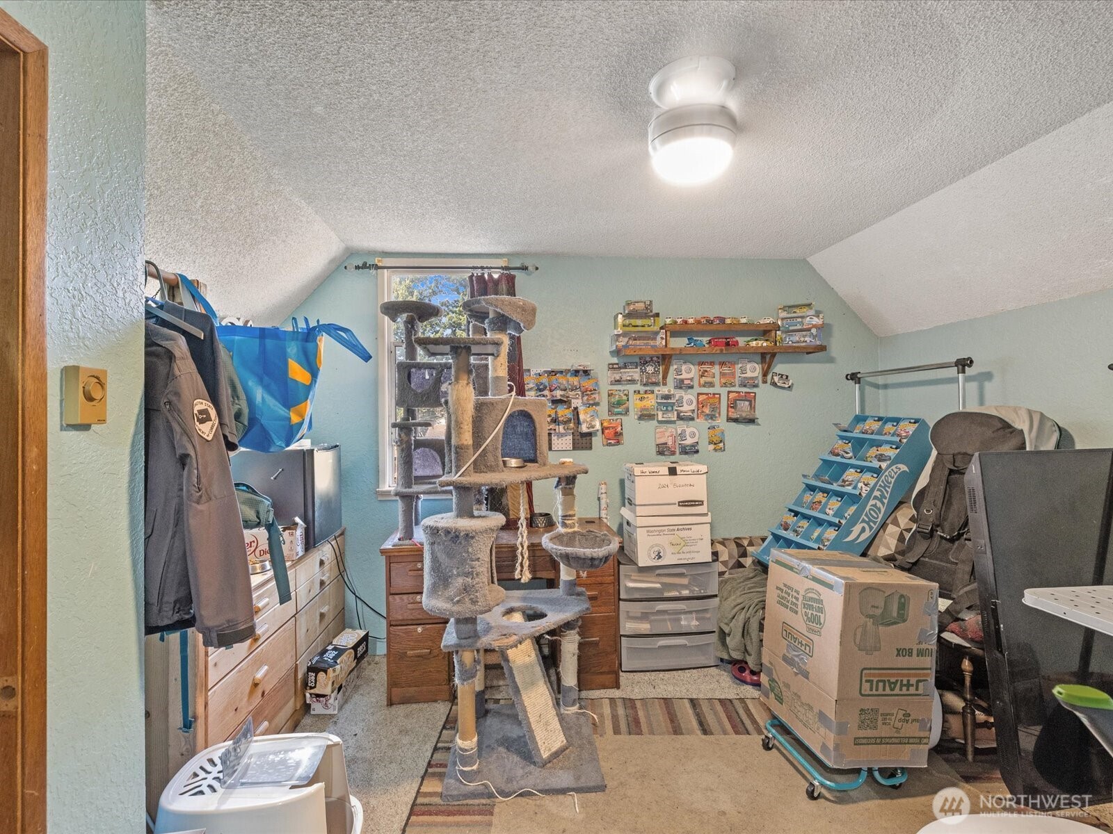2407 Everett Avenue Property Photo 24