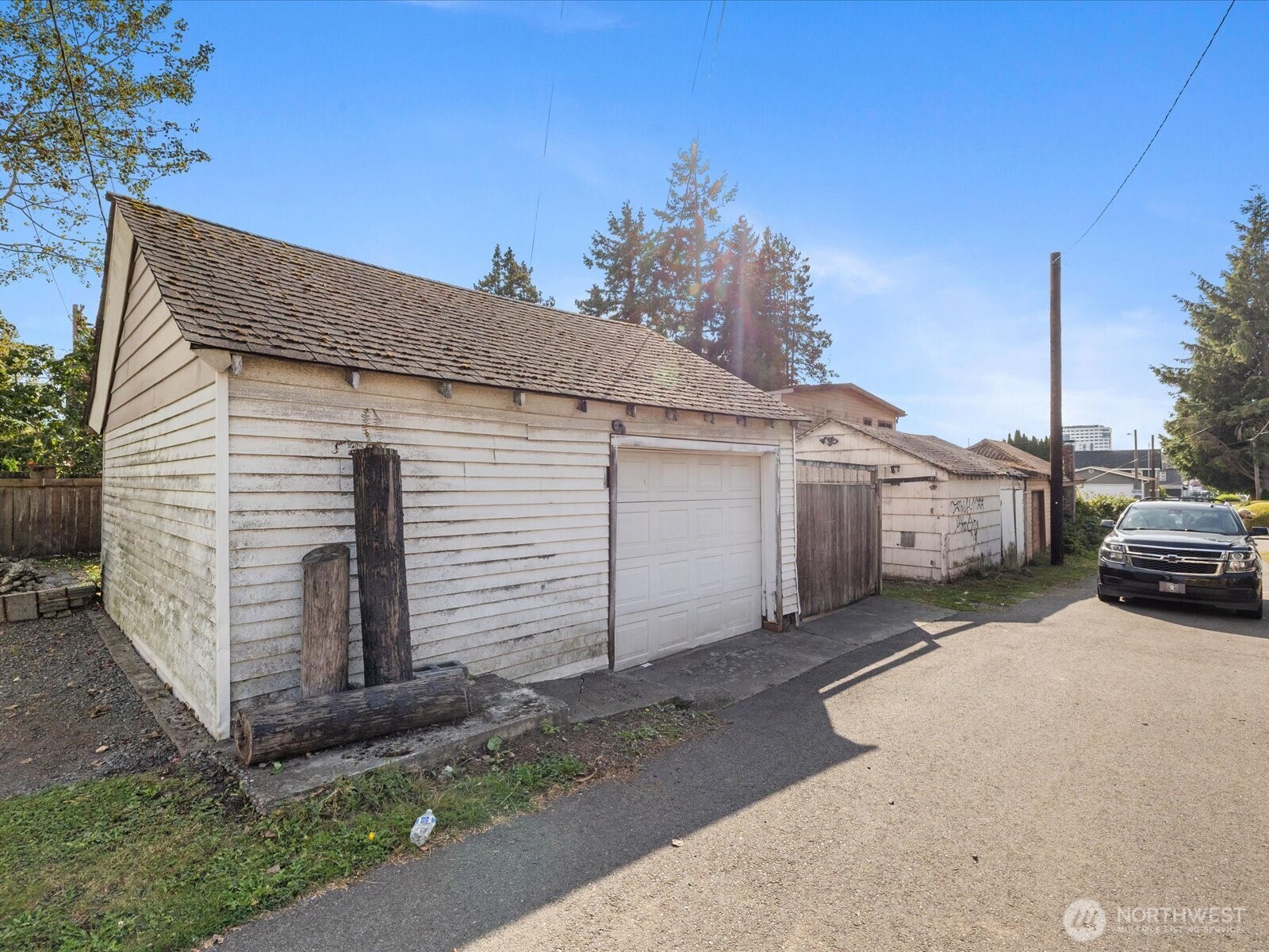 2407 Everett Avenue Property Photo 28