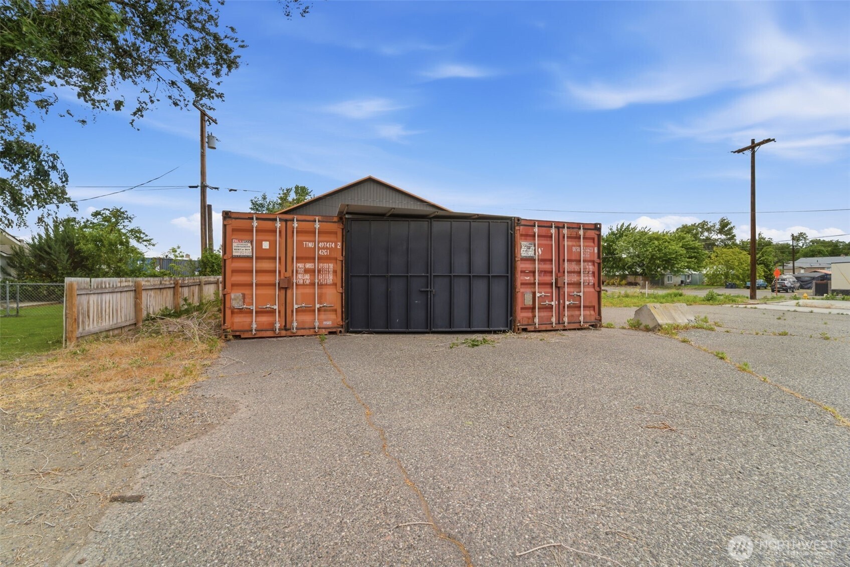 5885 W Van Giesen Street Property Photo 8