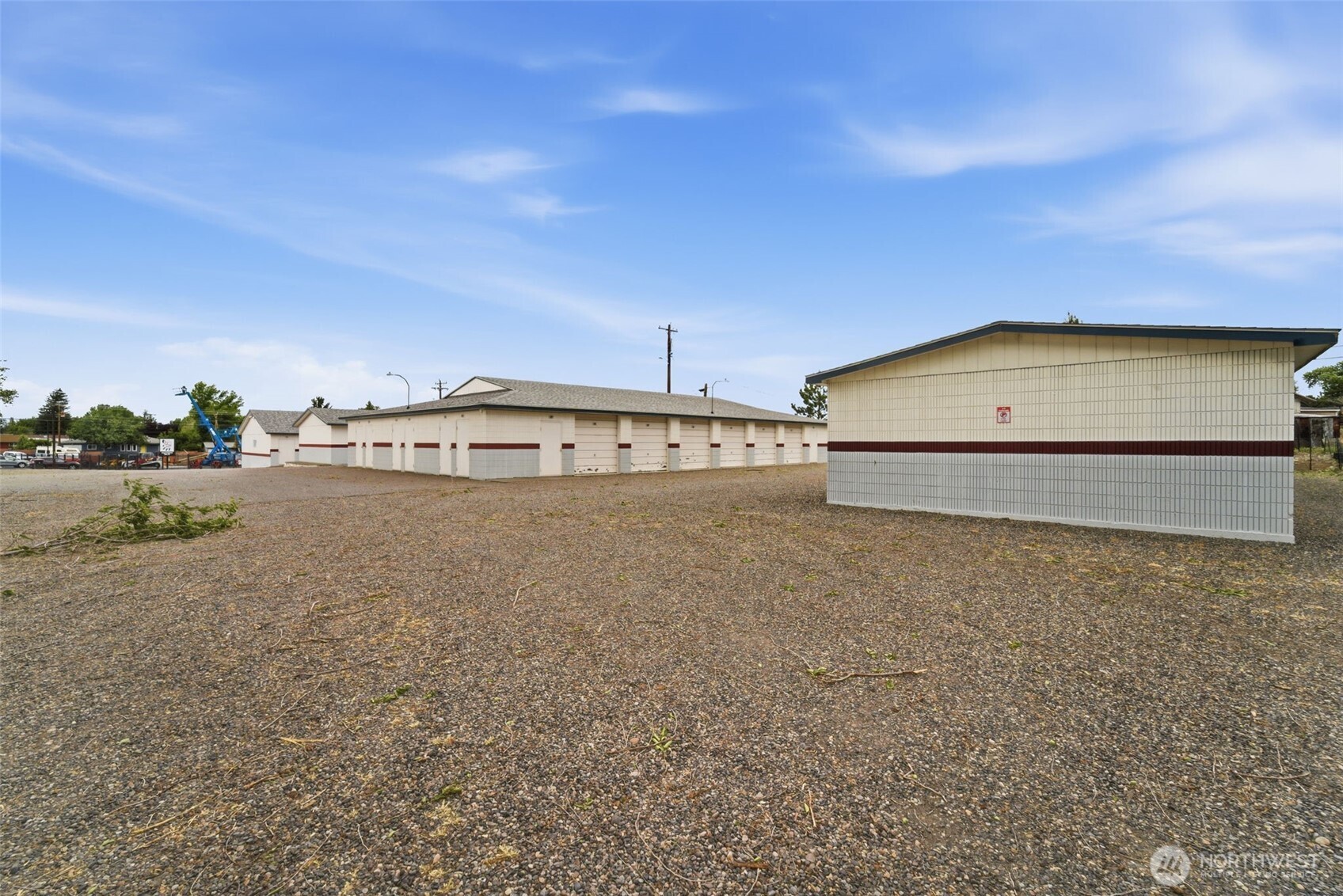 5885 W Van Giesen Street Property Photo 24