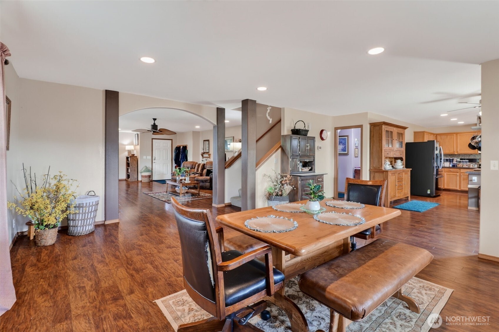 308 Easy Street Property Photo 6