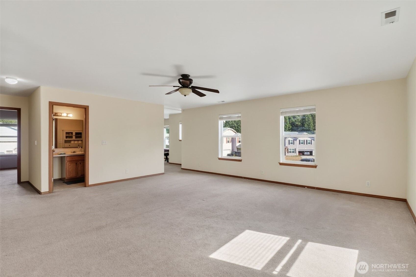 308 Easy Street Property Photo 16