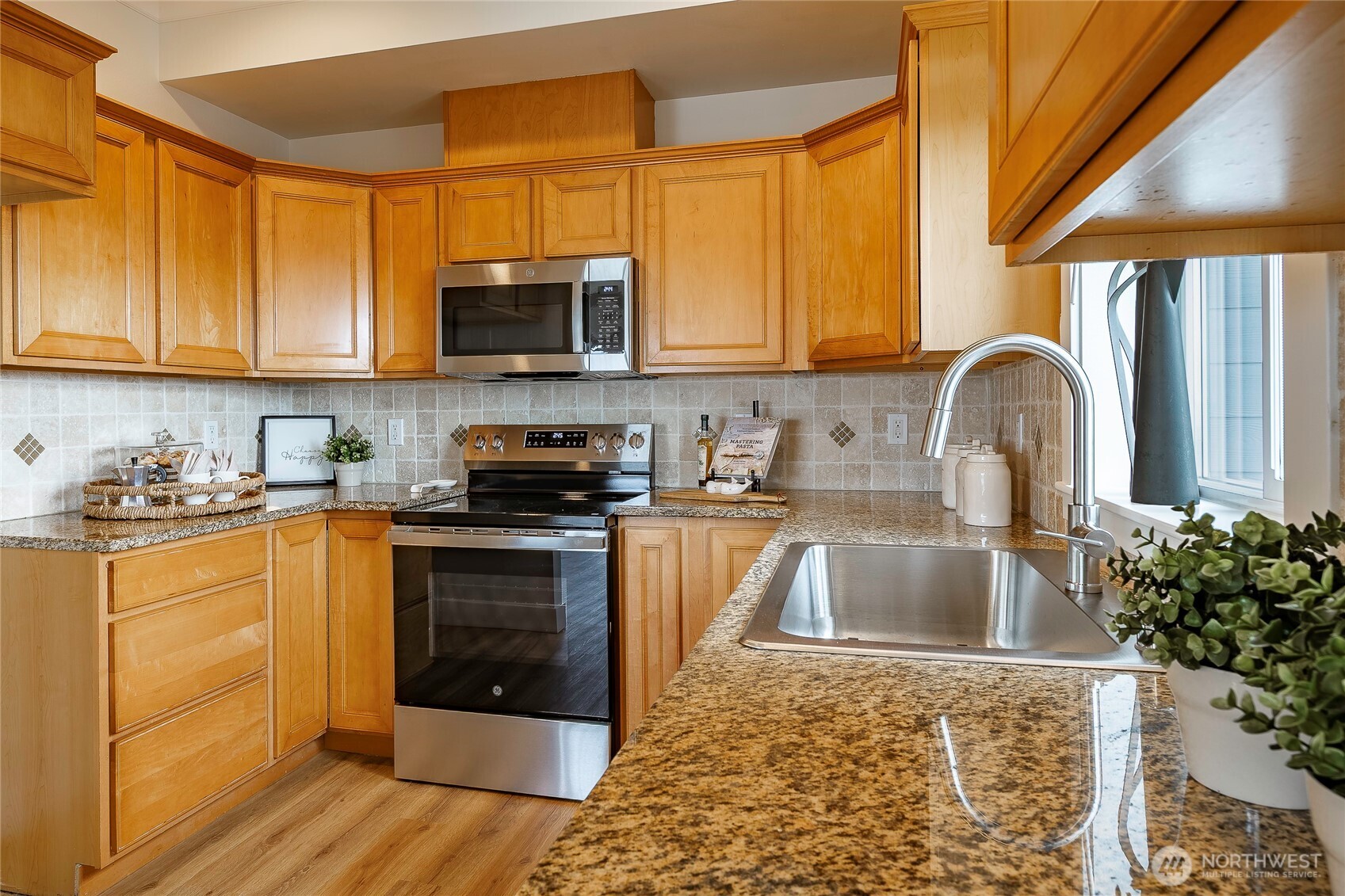 1015 Railroad Avenue 502 Property Photo 8
