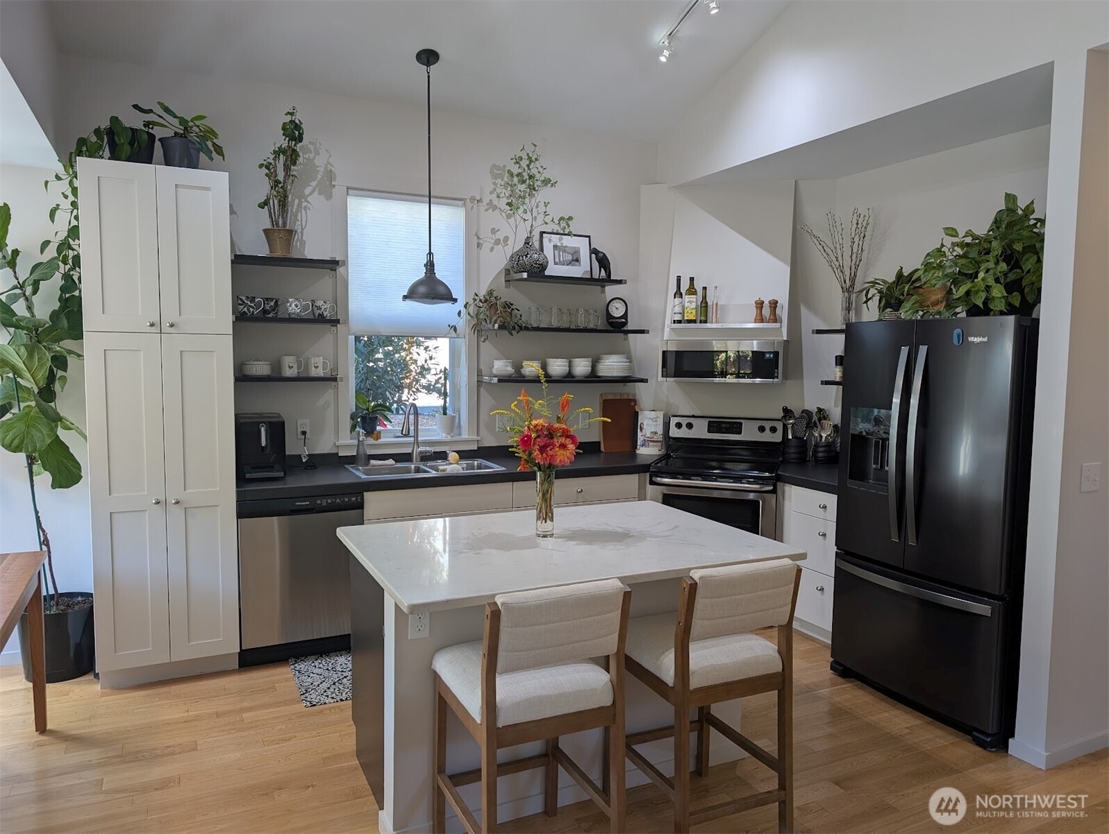 223 Clover Court Property Photo 6