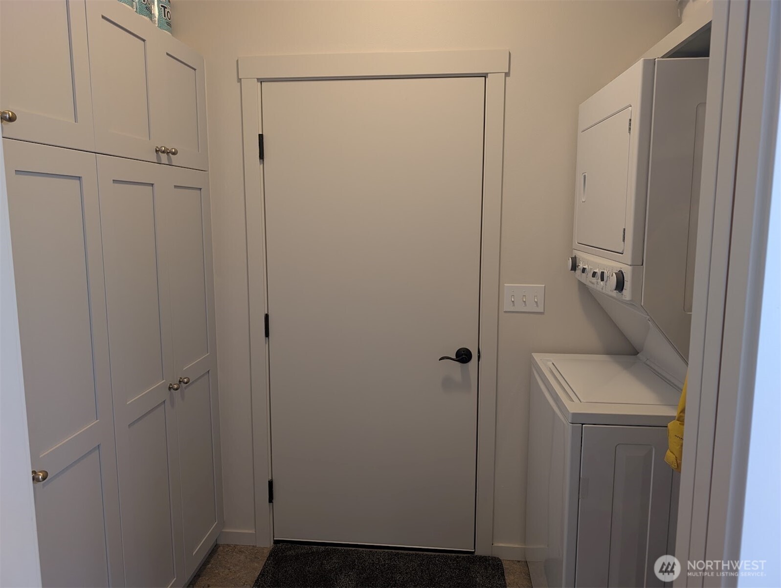 223 Clover Court Property Photo 22