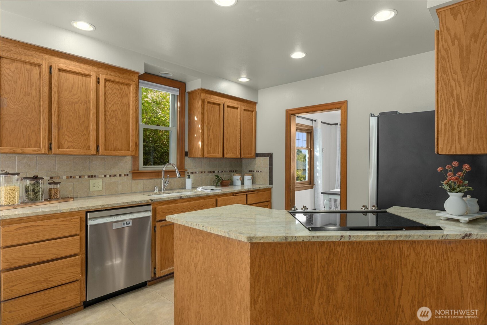 2106 49th Avenue Property Photo 14