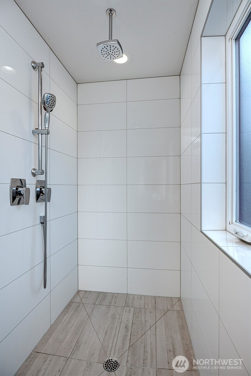 4274 Ne 50th Street Property Photo 25