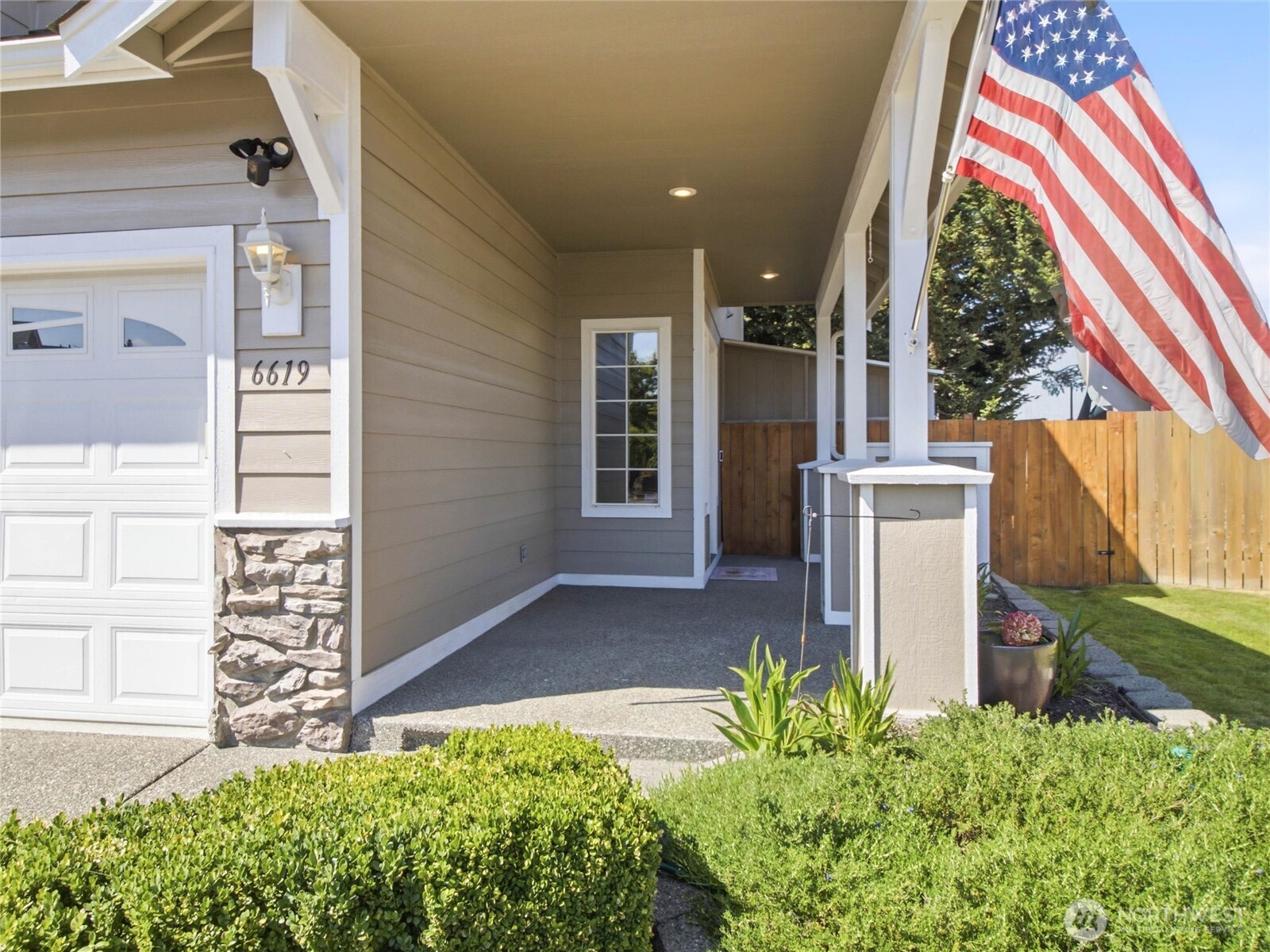 6619 133rd Street Property Photo 3